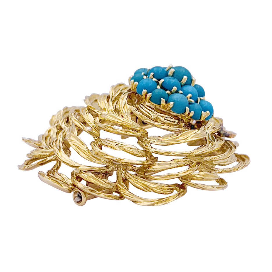 Vintage Cartier clip, yellow gold and turquoise.