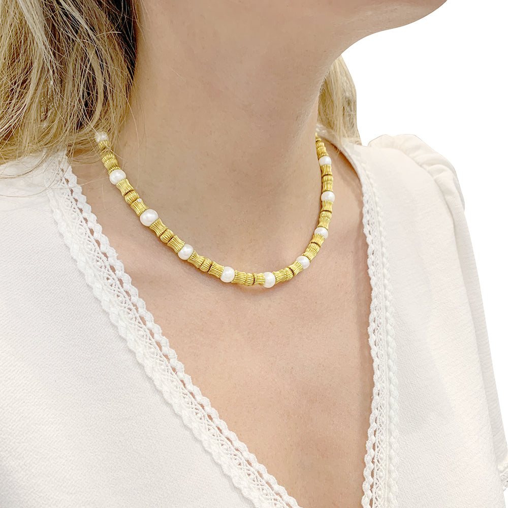 Collier Lalaounis en perles d'or et perles de culture.