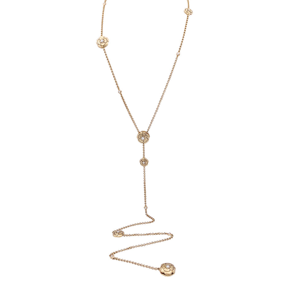Sautoir transformable Chanel, “Les Infinis de Camélia”, en or rose, diamants.