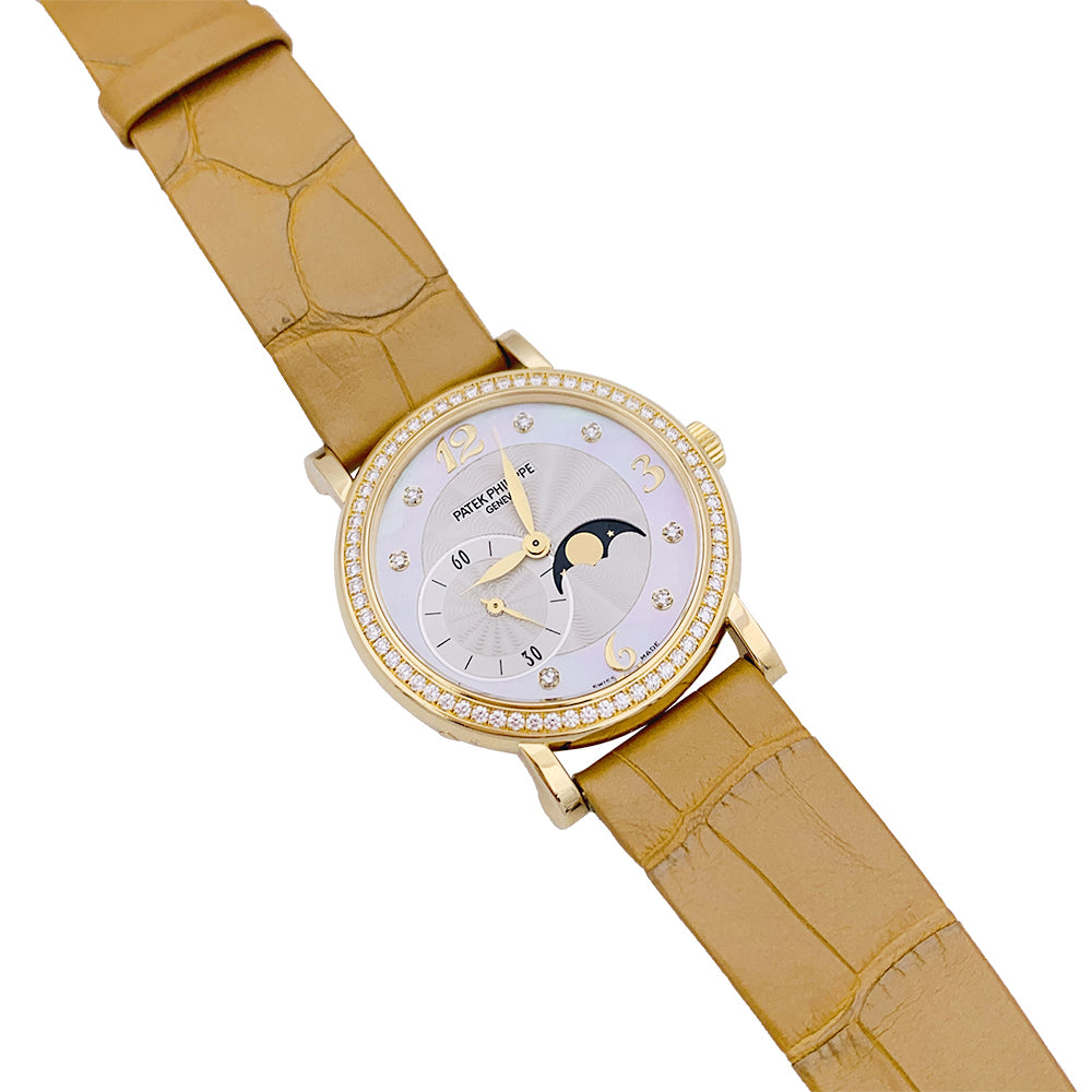 Montre Patek Philippe "Calatrava Moon Phase" or jaune, nacre, diamants, cuir.