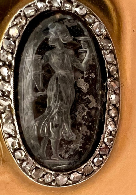 A gold minaudière by Ravasco