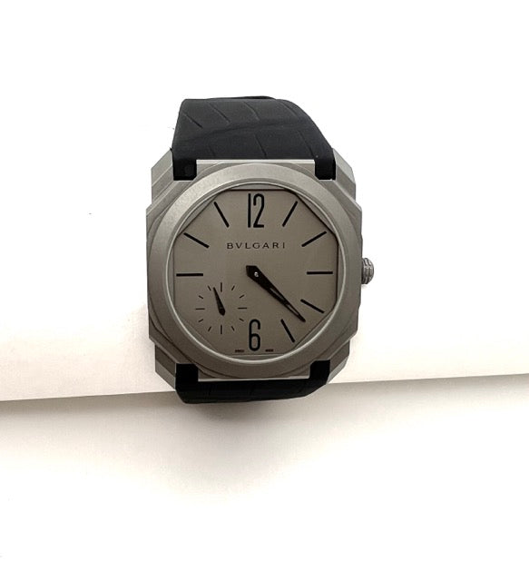 Bulgari "OctoFinissimo" watch in titanium, leather strap