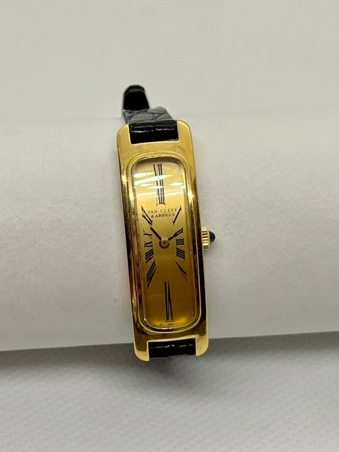 Montre Van Cleef & Arpels vintage, en or sur cuir
