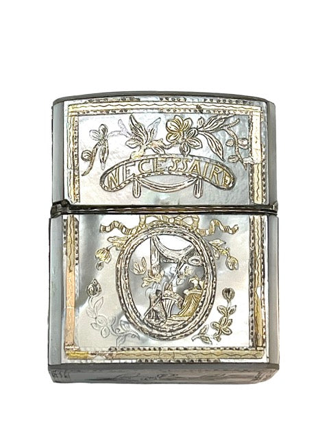 Nécessaire de toilette XVIIIème en tabletterie rehaussé d’argent, aux abribus de la fidélité.