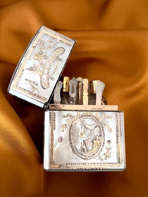18th century toiletry set in silver-enhanced tableware, for the loyalty bus shelters.