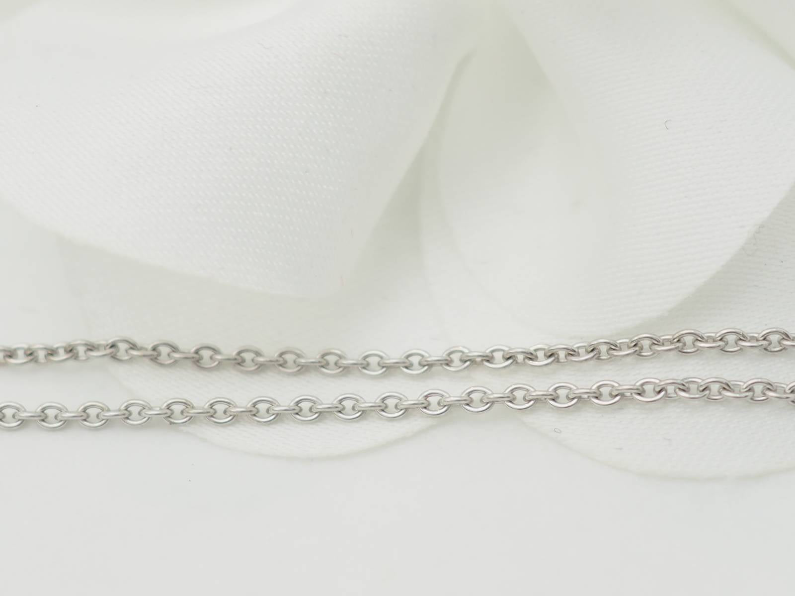 Collier solitaire en or blanc et diamant 0.70ct