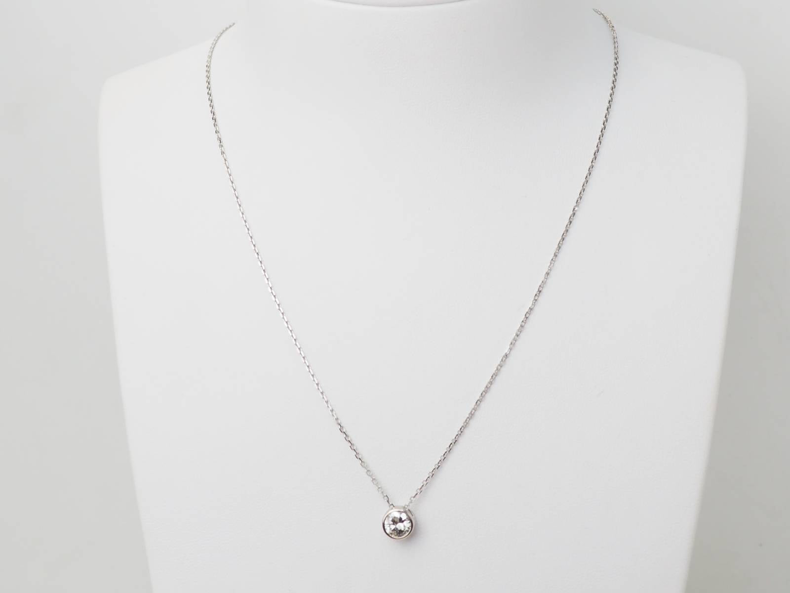 Collier solitaire en or blanc et diamant 0.77ct