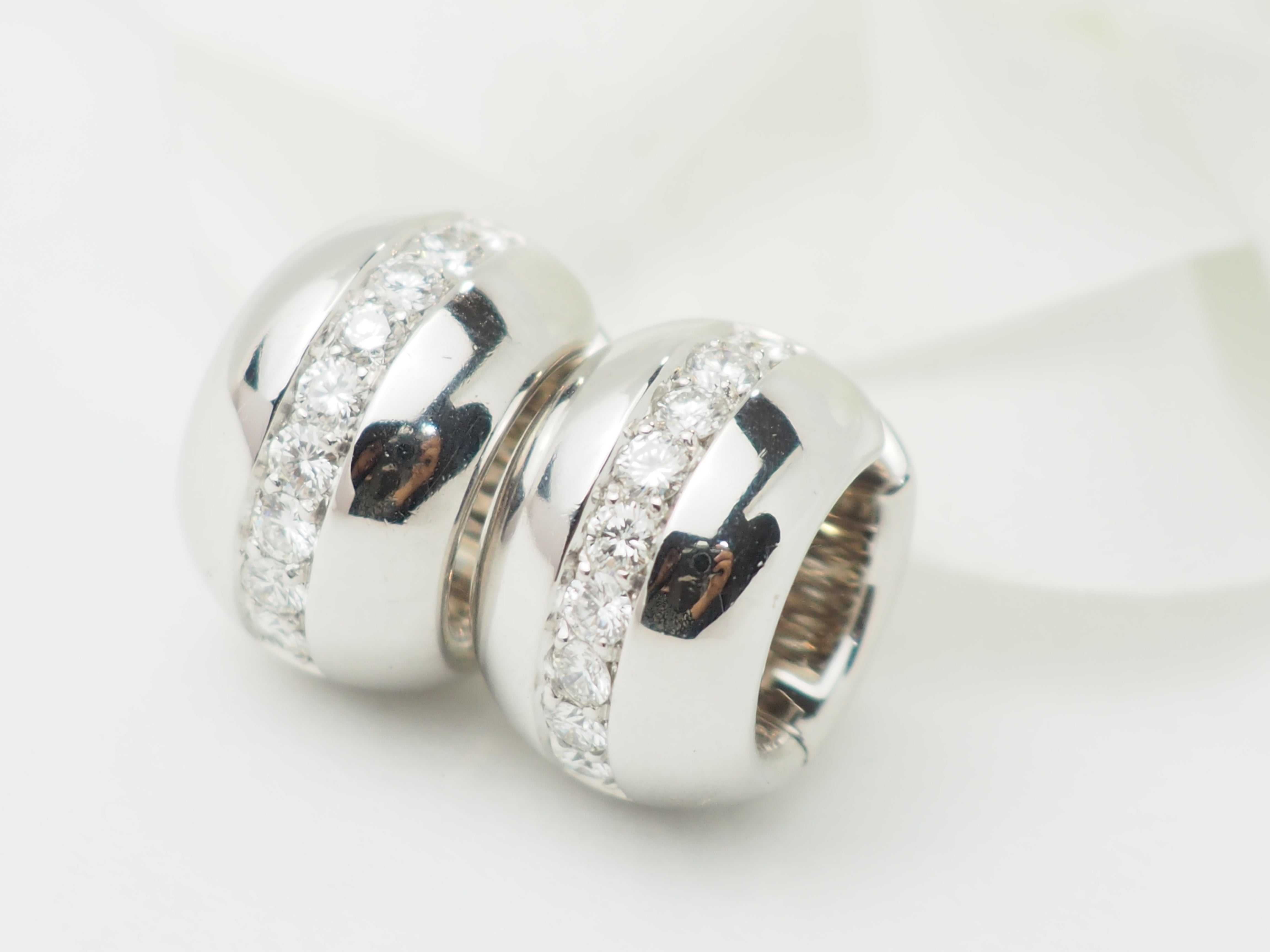 Boucles d'oreilles Créoles en or blanc et diamants