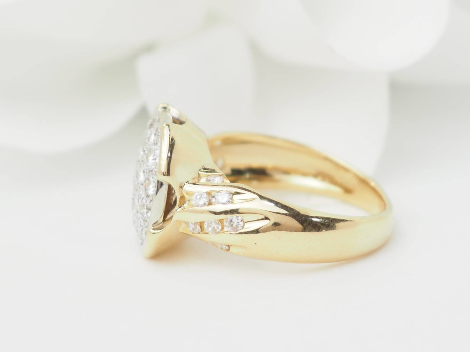 Bague en or jaune pavage de diamants