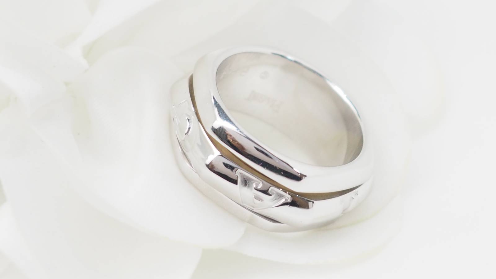 Bague Piaget Possesion en or blanc