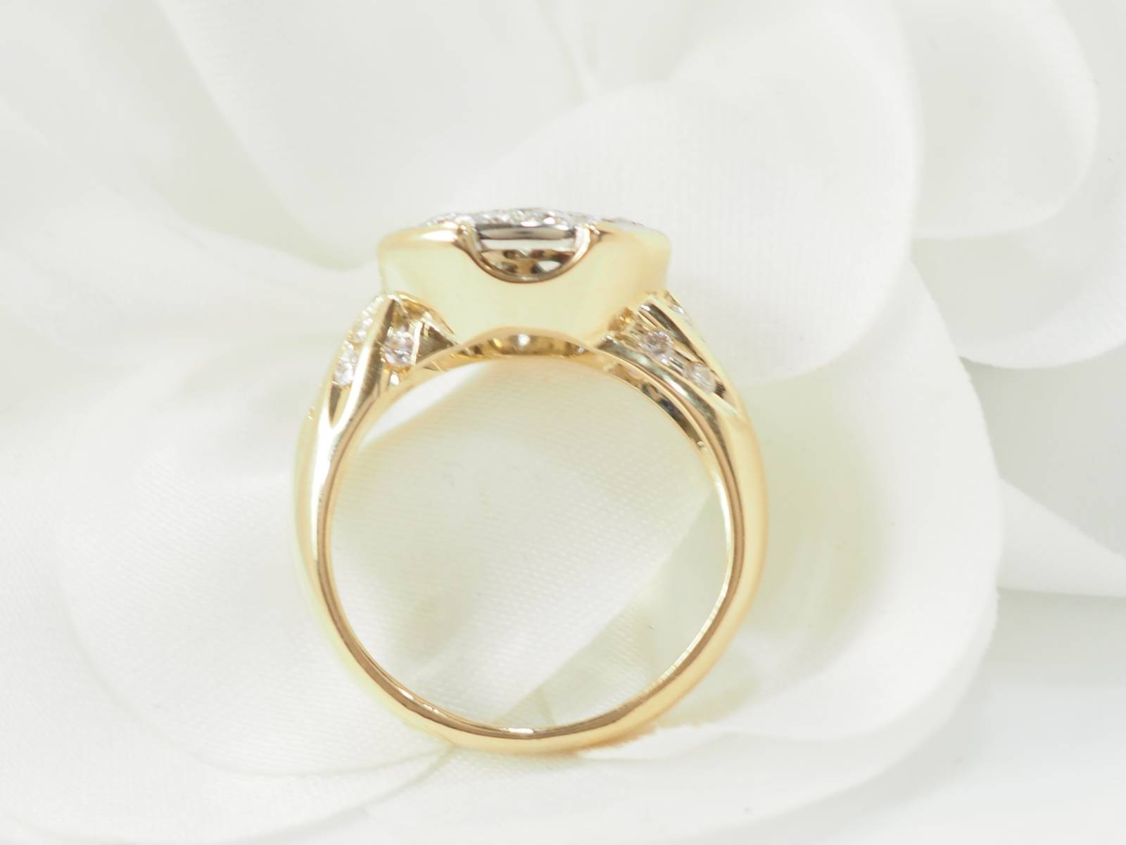 Bague en or jaune pavage de diamants