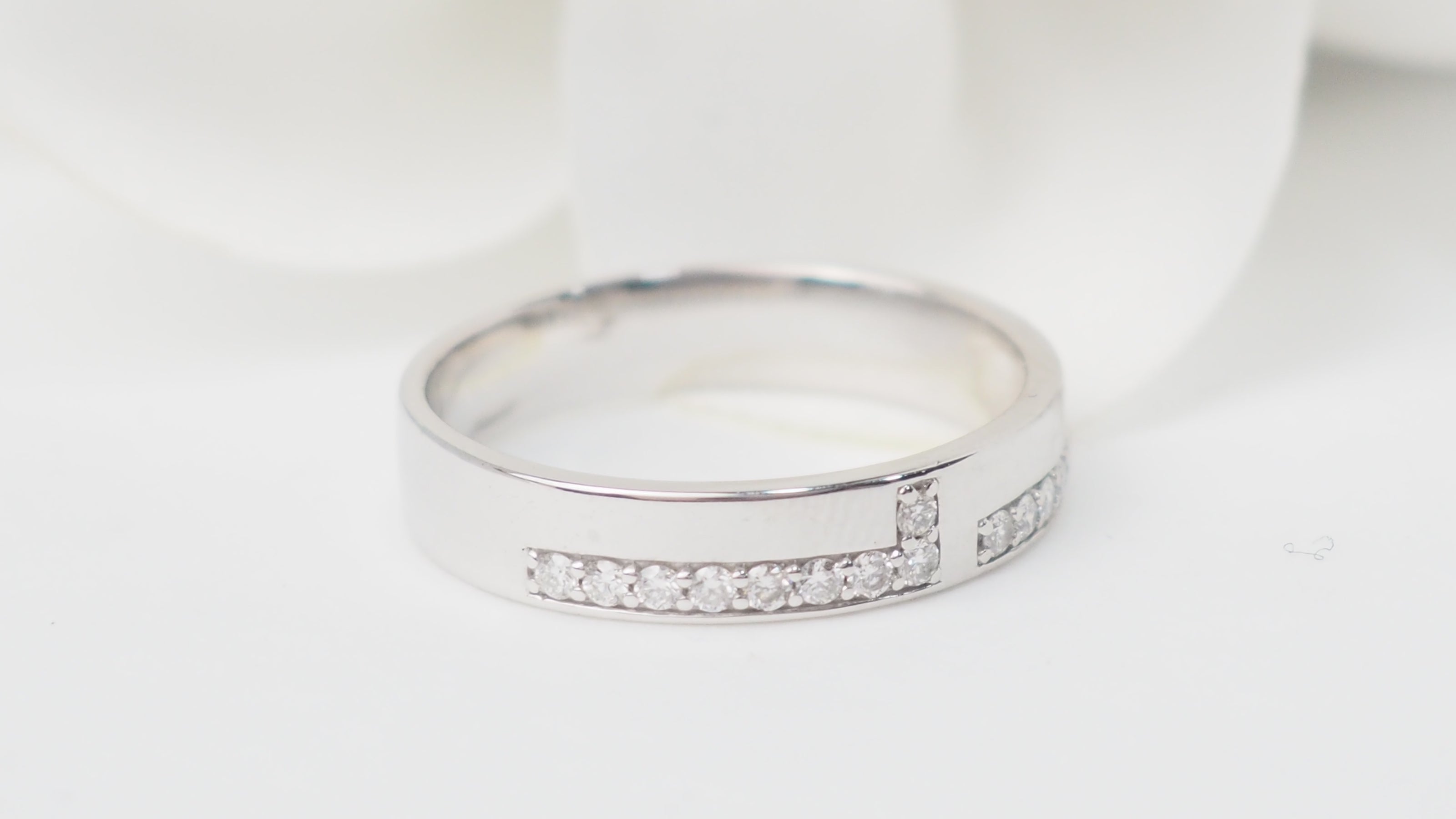 Bague en or blanc et diamants