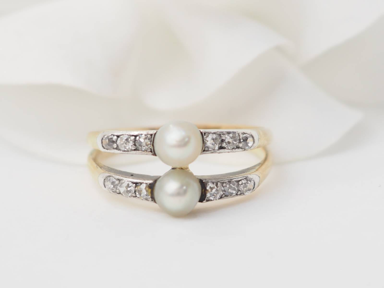 Bague ancienne en or jaune, perles de culture et diamants