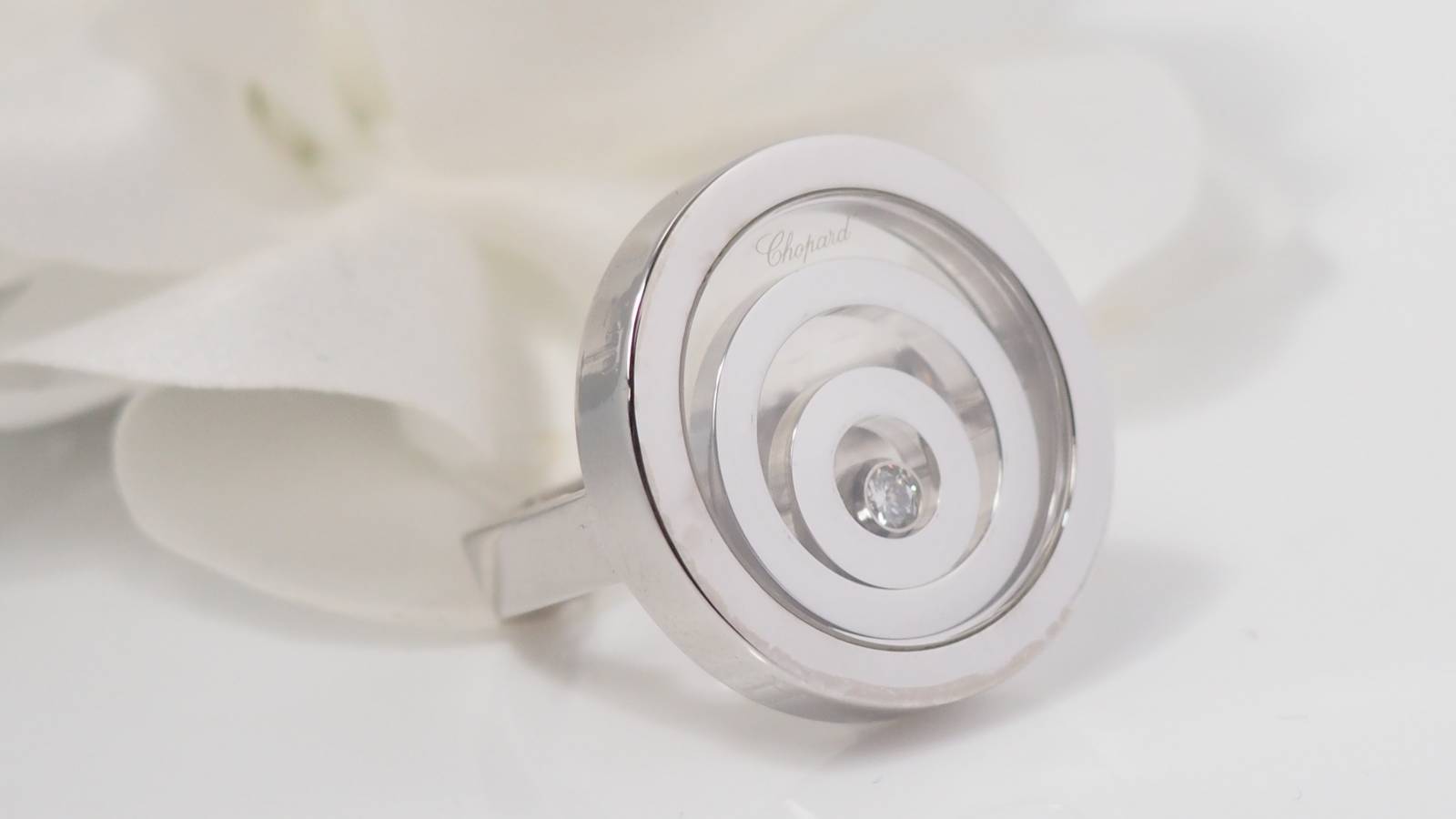 Chopard, "Happy Spirit" ring, white gold, mobile diamond