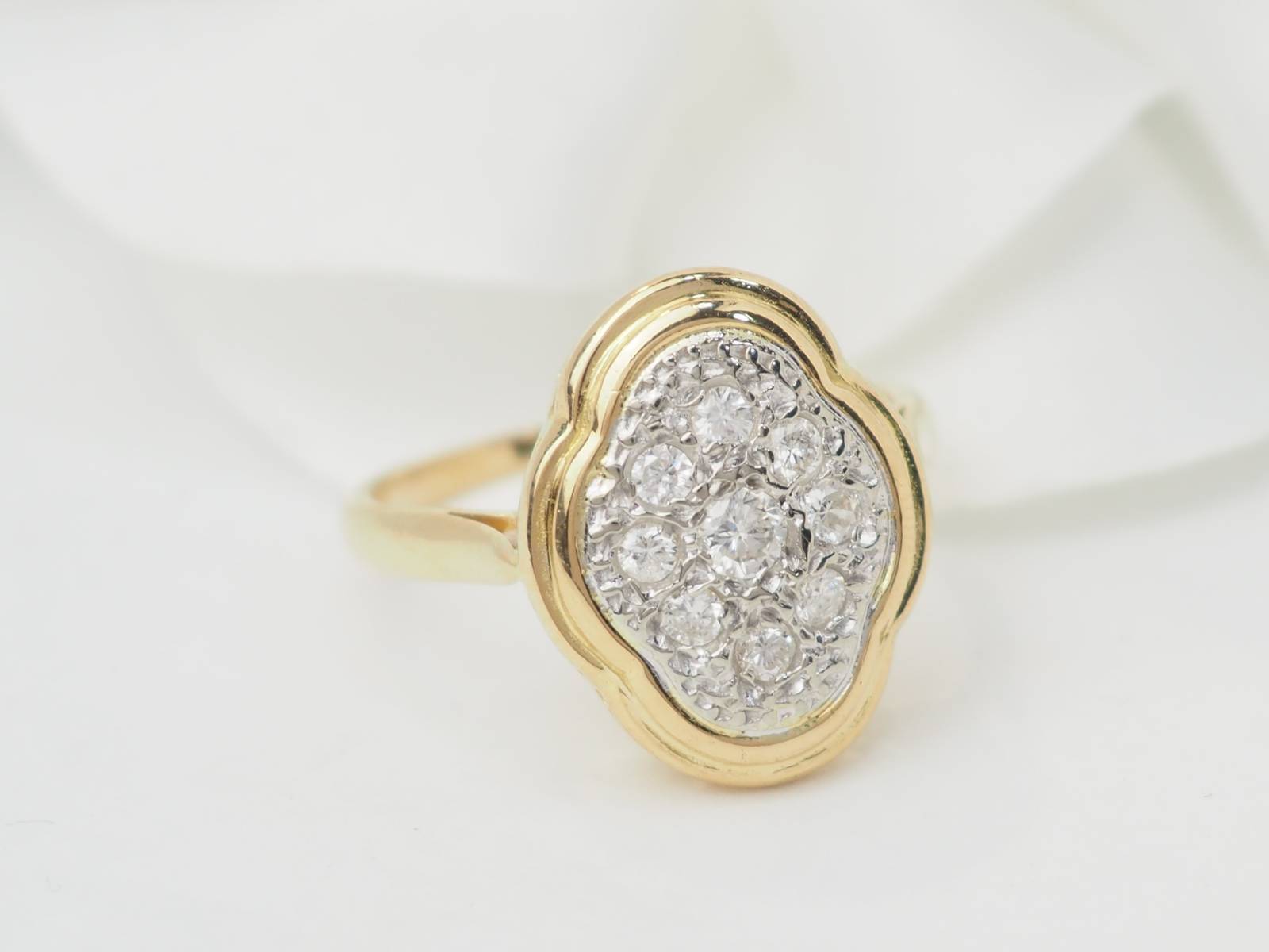 Bague vintage en or jaune et diamants