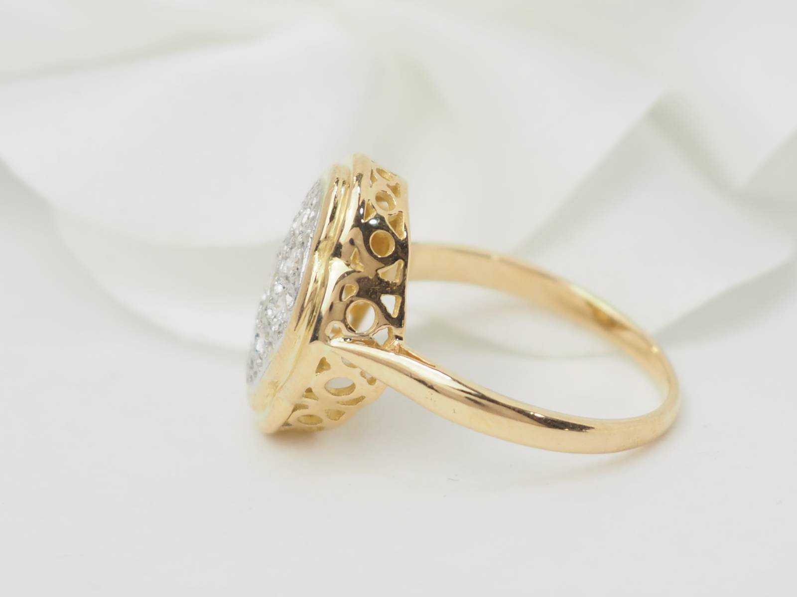 Bague vintage en or jaune et diamants