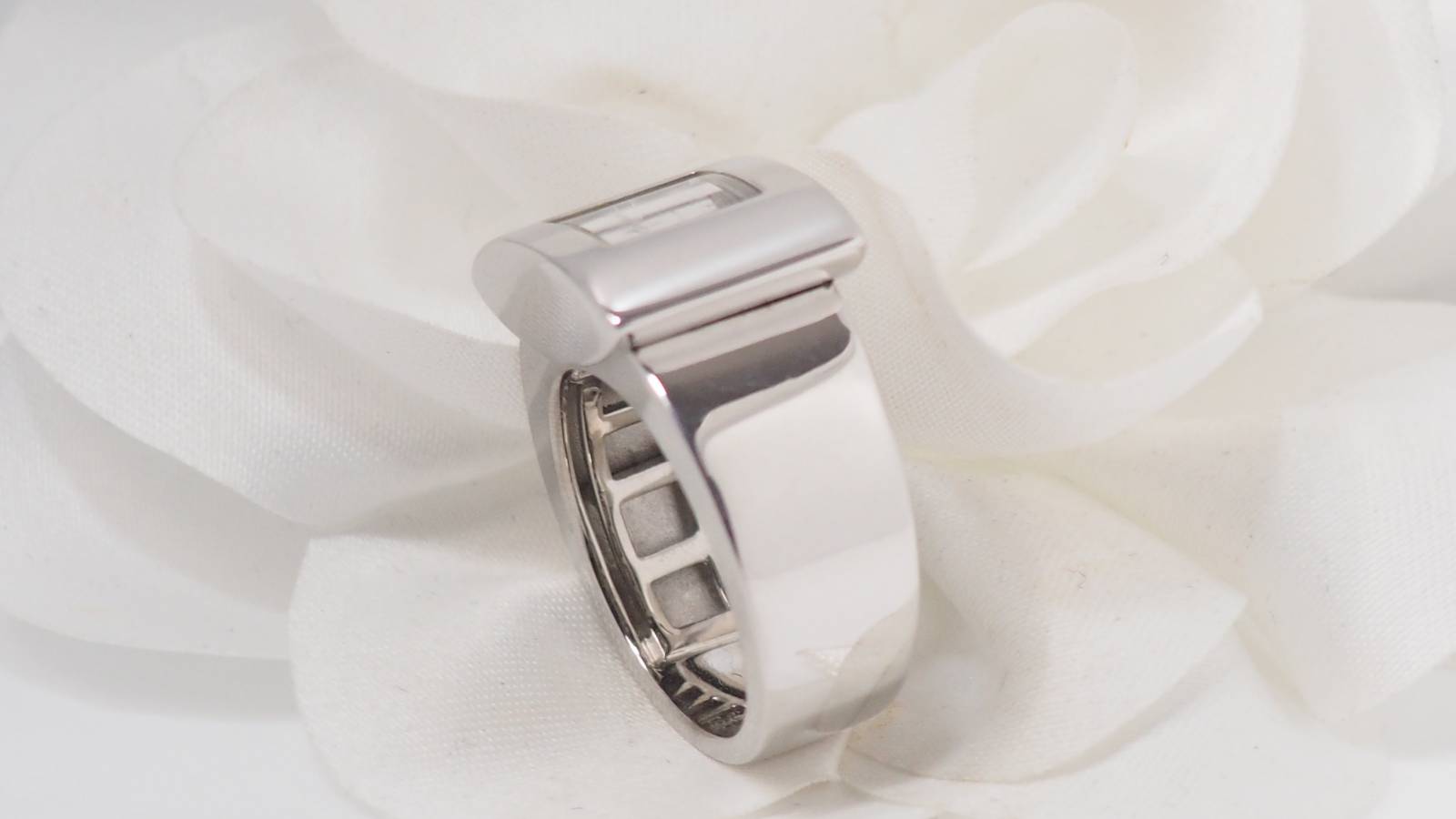 Chopard, Happy Diamonds ring White gold Diamonds