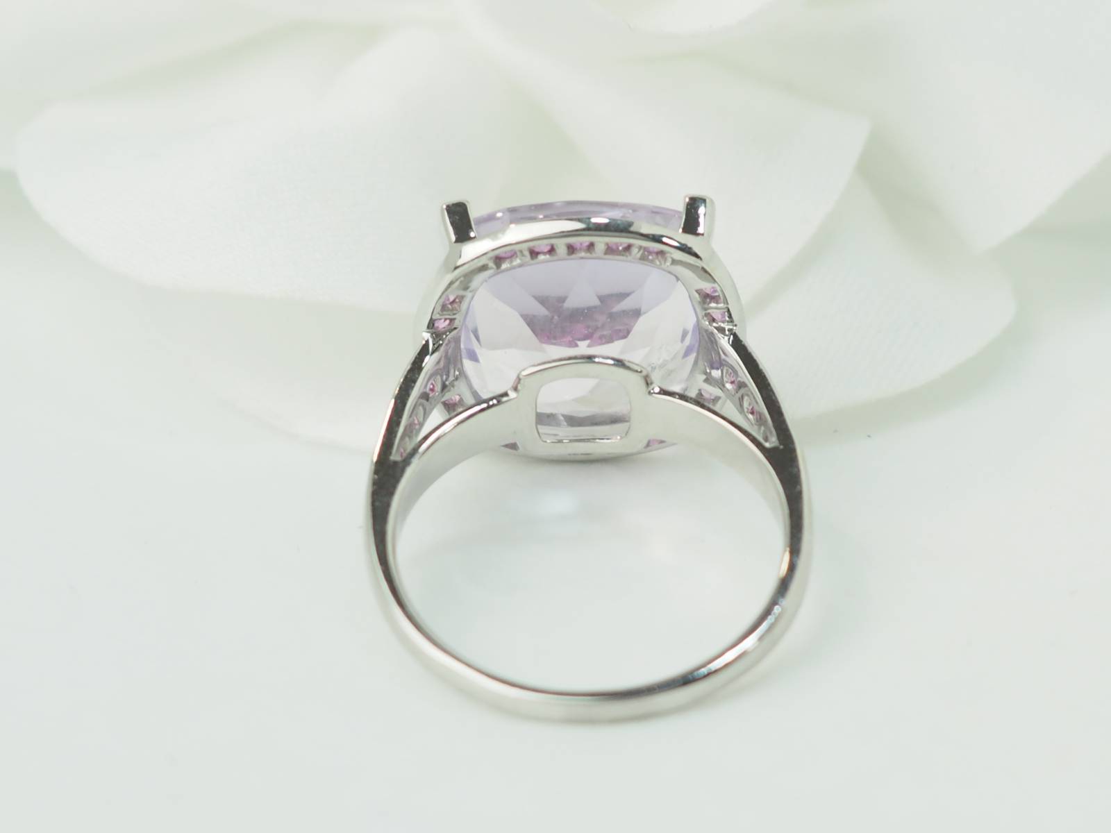 Bague Mauboussin "Couleur d'Amour" en or blanc et Améthyste