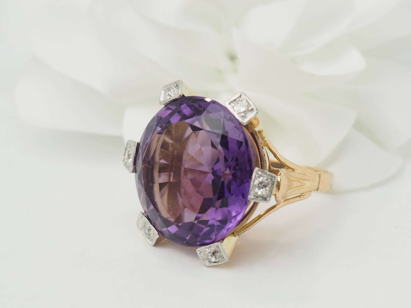 Importante Bague COCKTAIL en or rose, améthyste et diamants