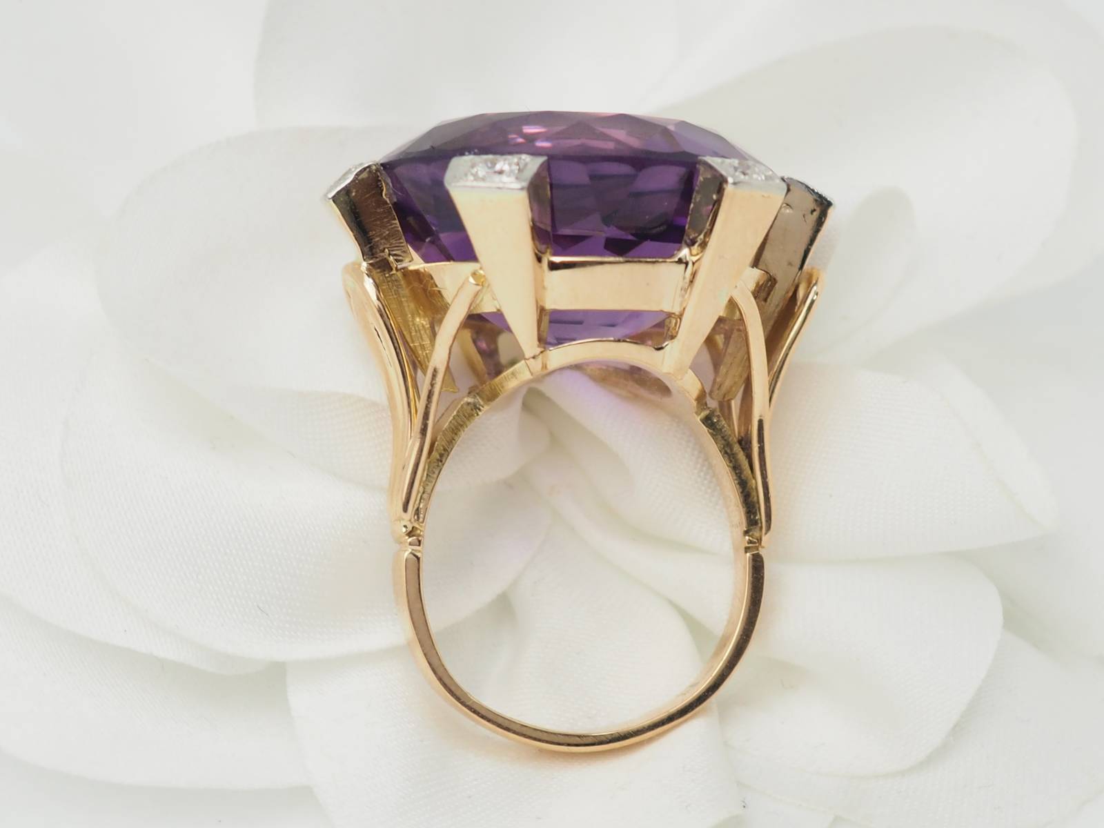 Importante Bague COCKTAIL en or rose, améthyste et diamants