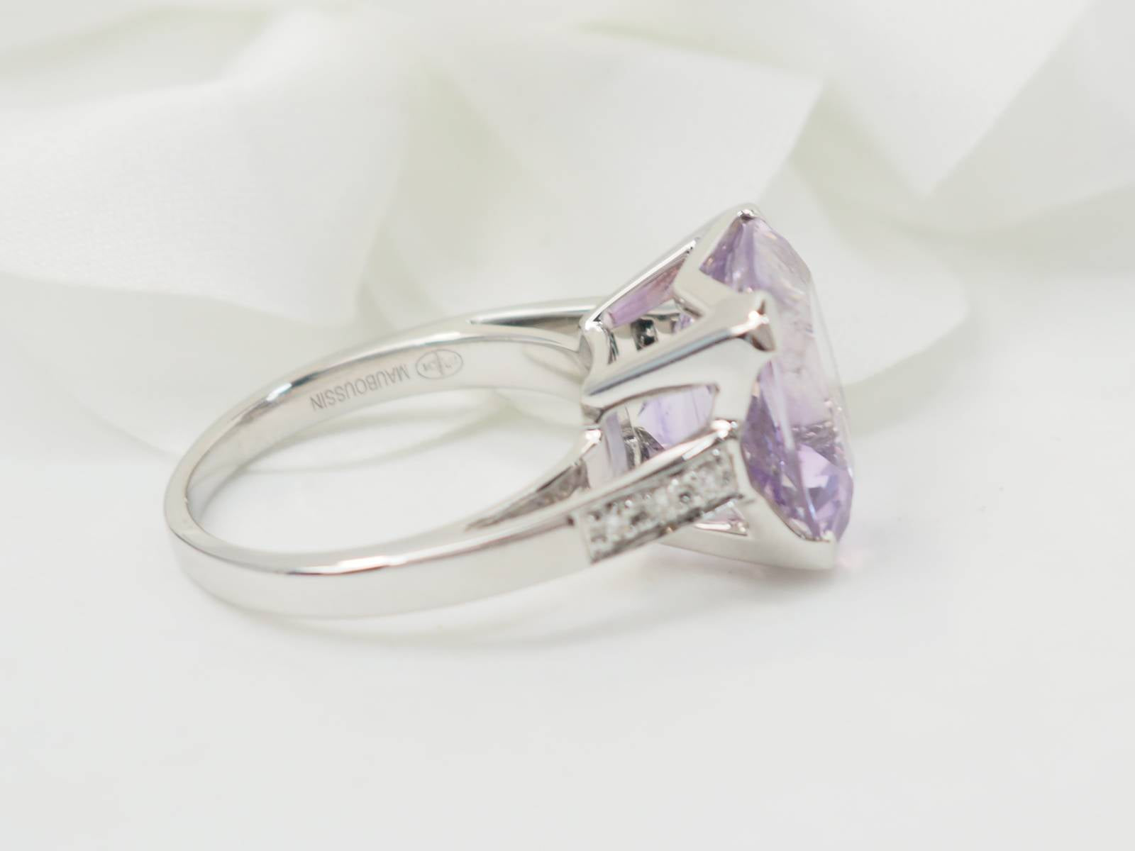 Boutons de manchette Cartier, "Santos Dumont", or et acier.