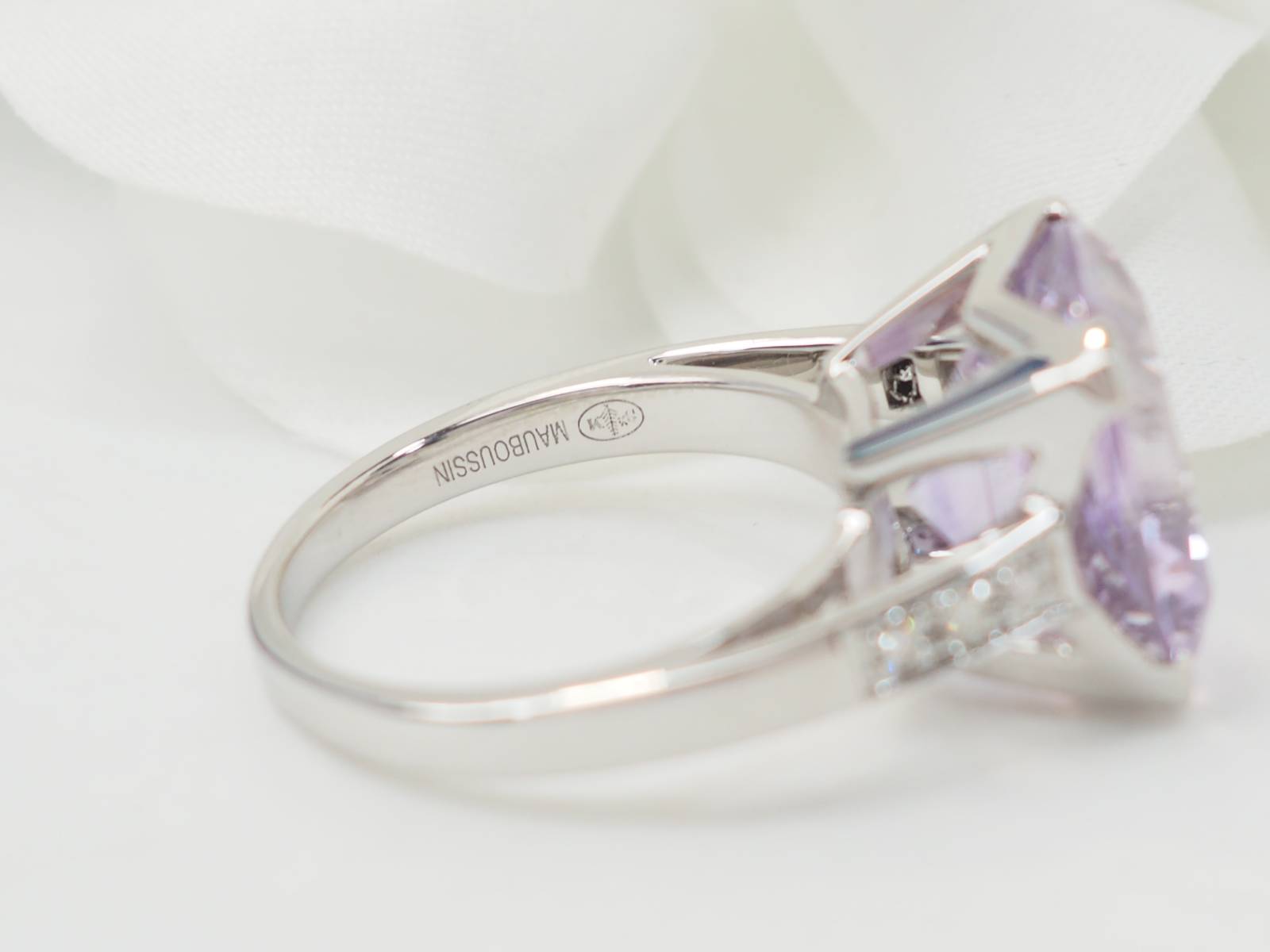 Boutons de manchette Cartier, "Santos Dumont", or et acier.