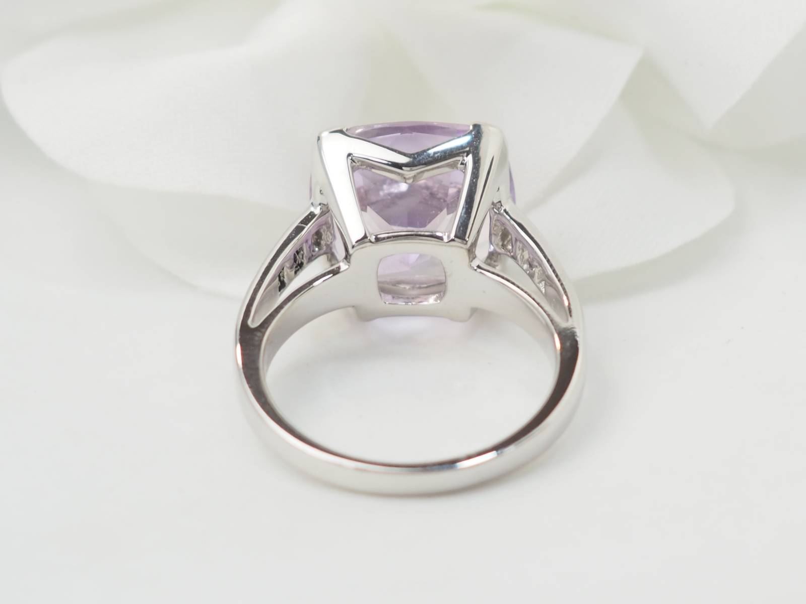 Boutons de manchette Cartier, "Santos Dumont", or et acier.