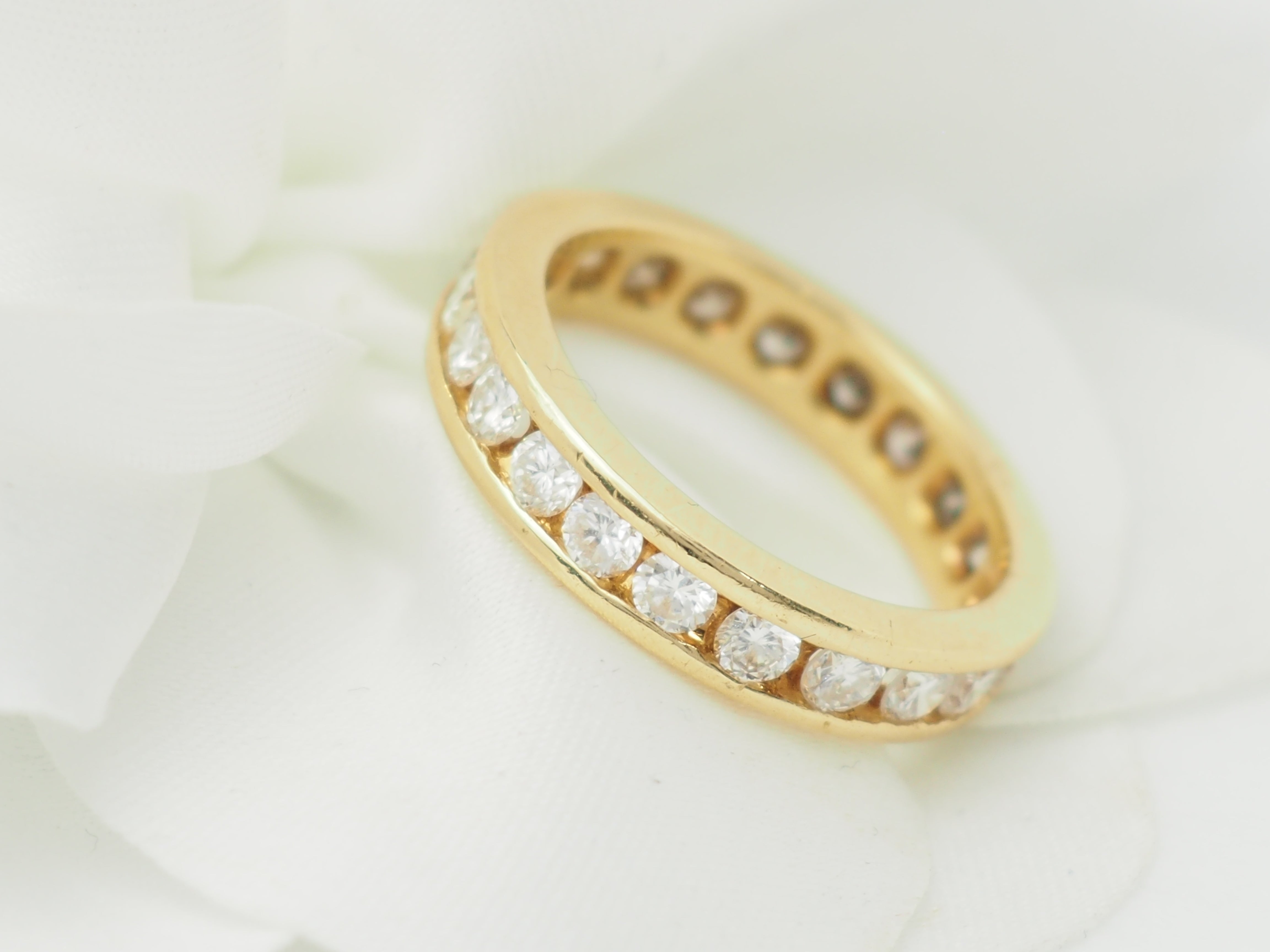 Bague Fred, "Success", en or blanc et diamants.