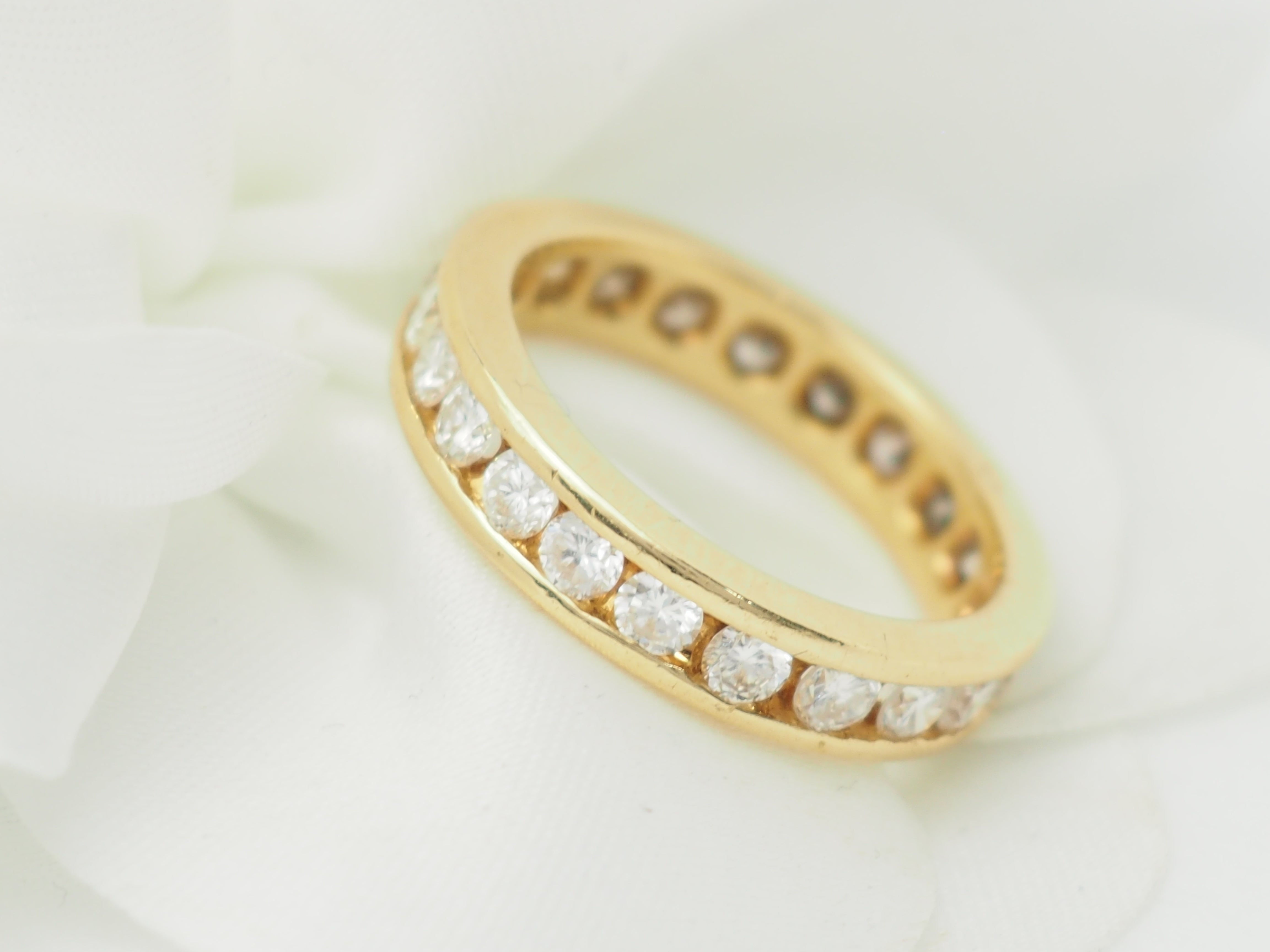 Bague Fred, "Success", en or blanc et diamants.