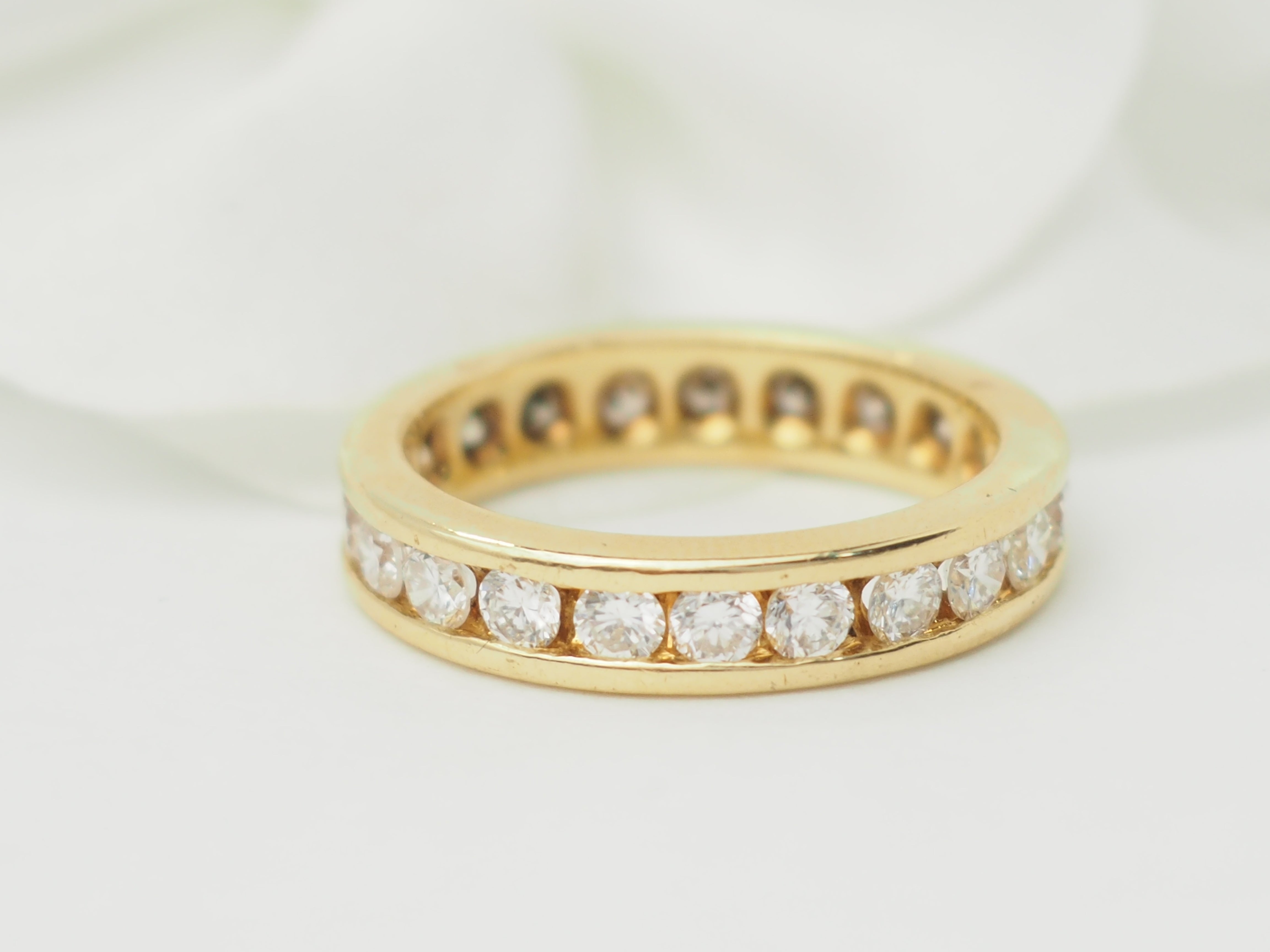 Bague Fred, "Success", en or blanc et diamants.