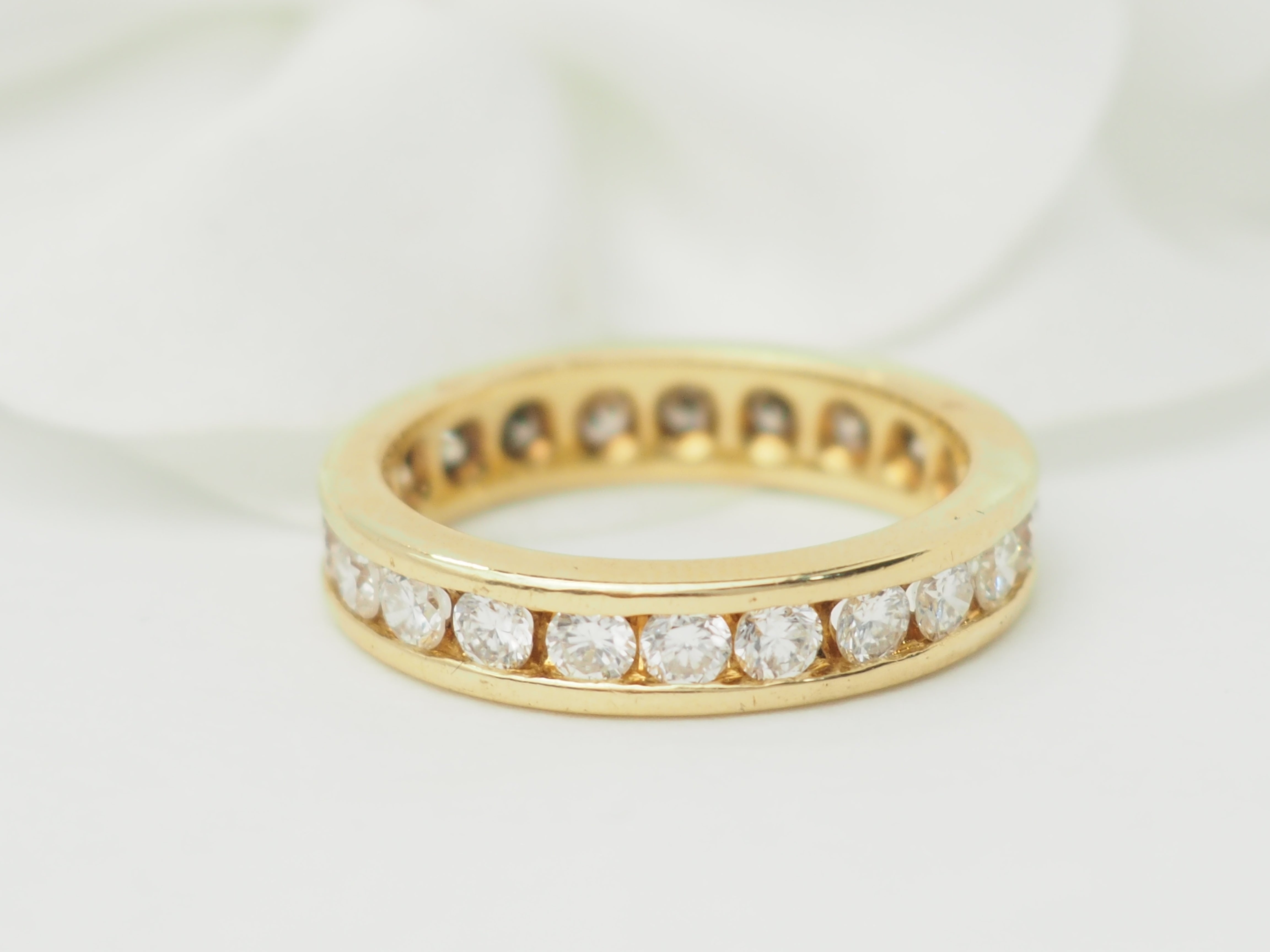 Bague Fred, "Success", en or blanc et diamants.