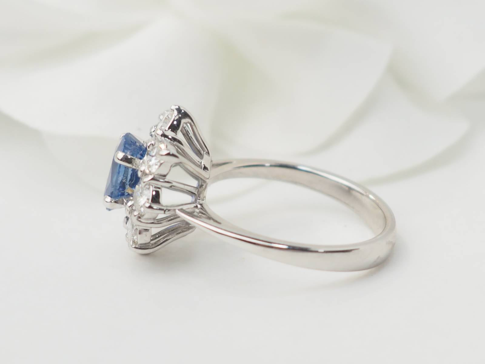 Collier rivière diamants en or blanc.