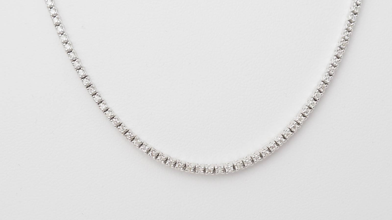 Collier rivière en or blanc et diamants