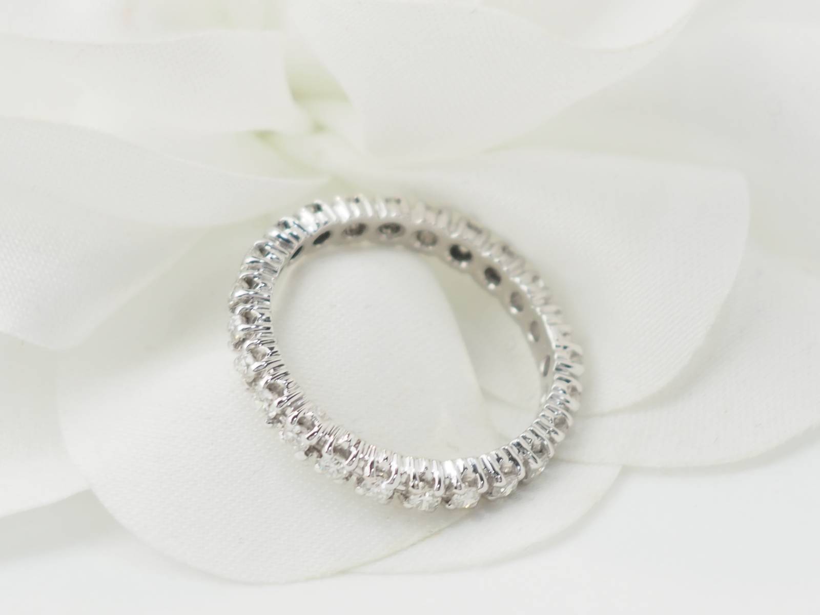 Alliance américaine en or blanc et diamants 0,75ct