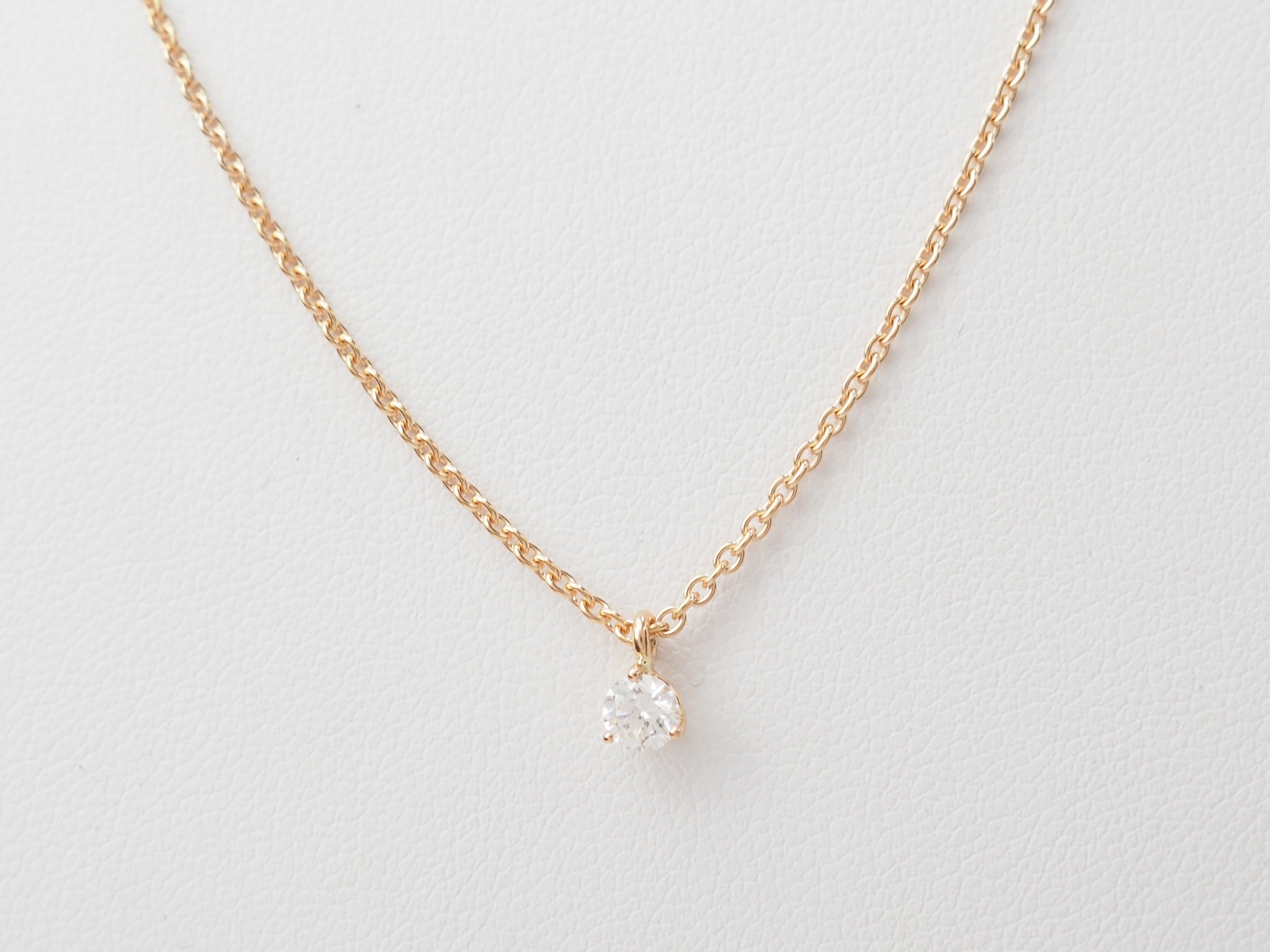 collier solitaire en or rose et diamant