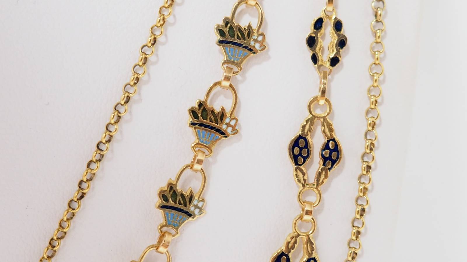 Collier esclave du XIXème siècle en or émaillé et perles fines