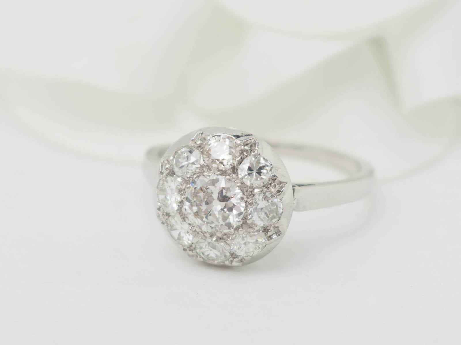 Bague ancienne en platine et diamants