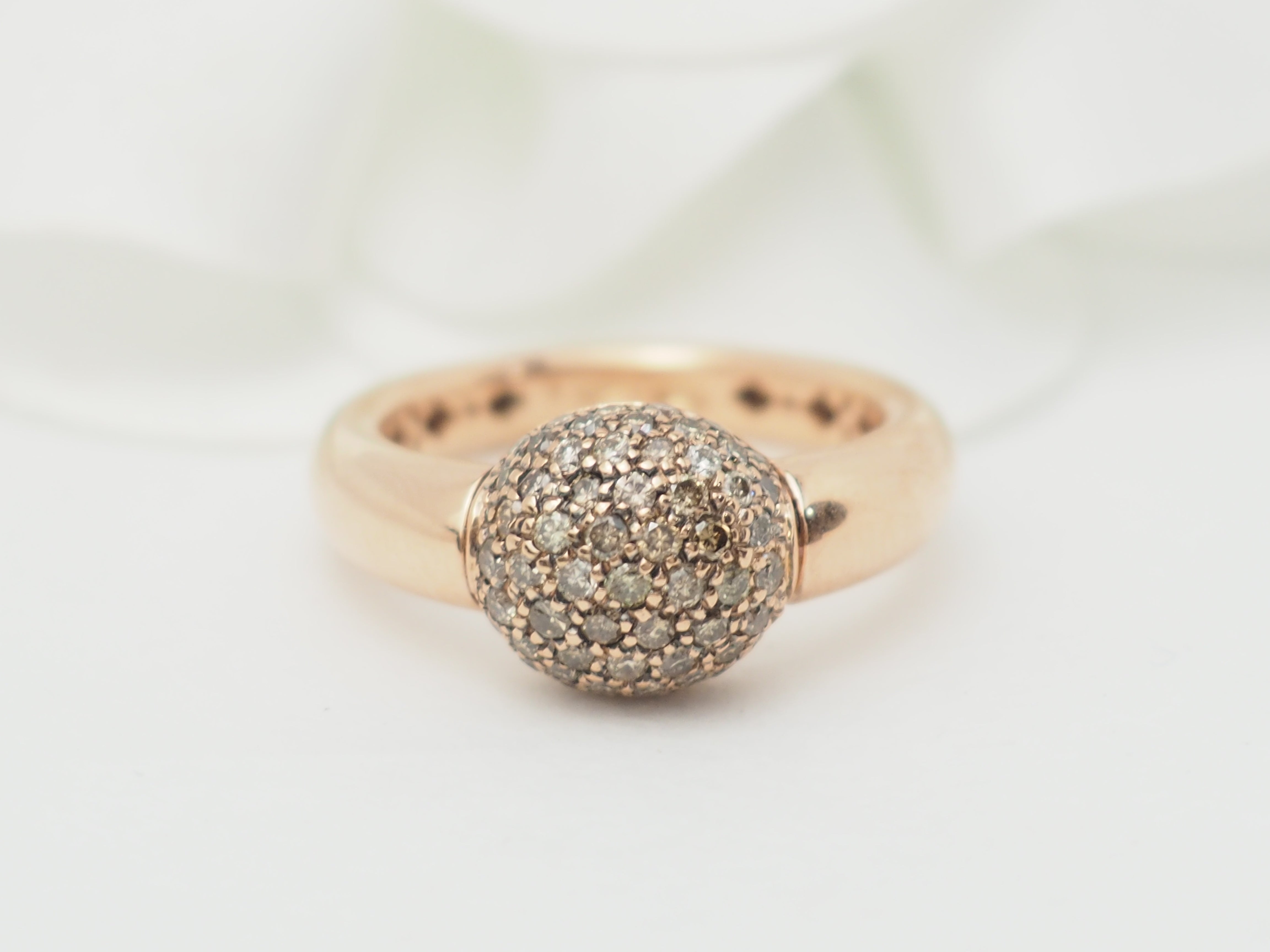 Bague boule en or rose et diamants cognac