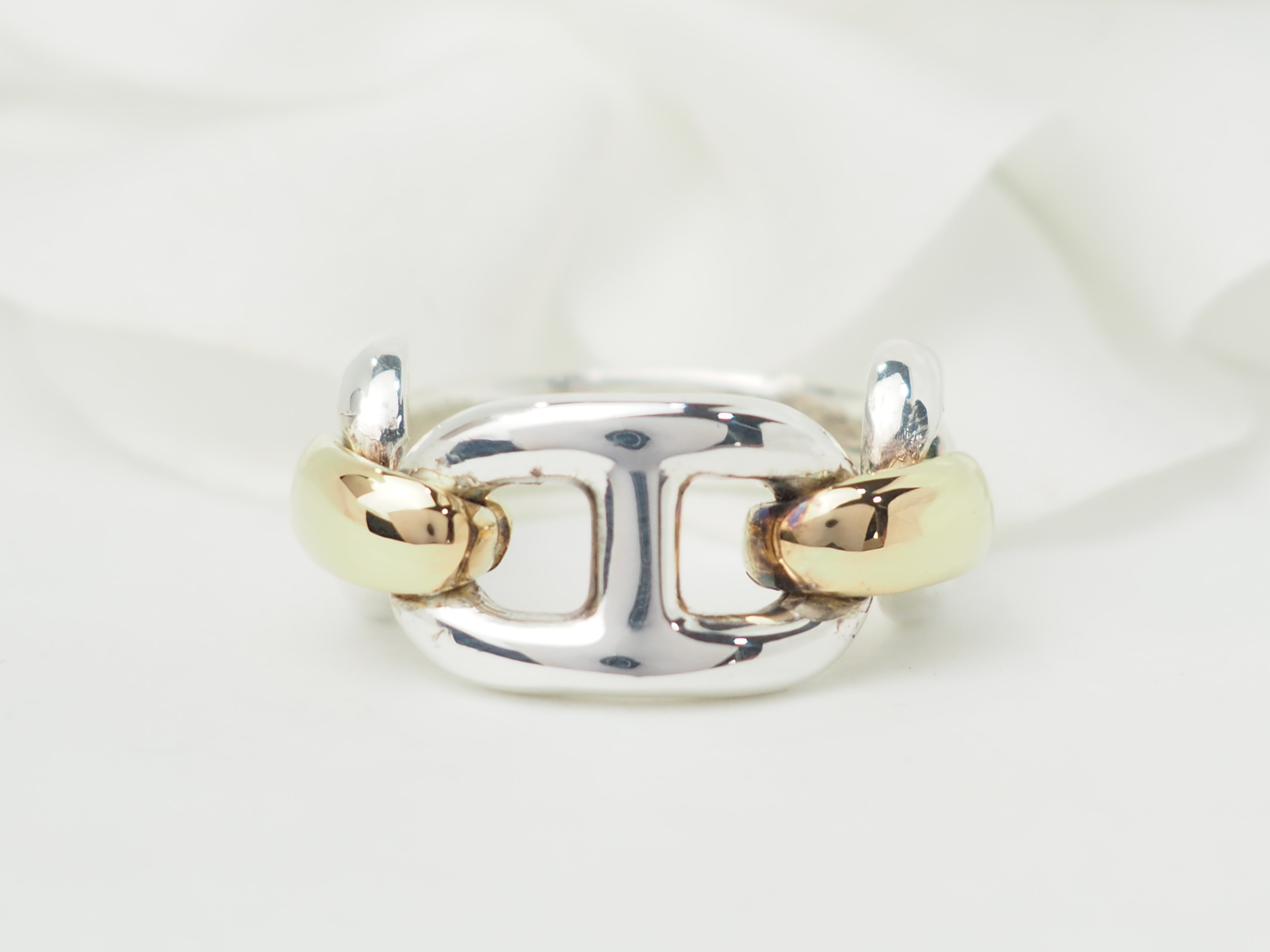 Alliance Boucheron "Quatre Radiant Edition" or blanc.