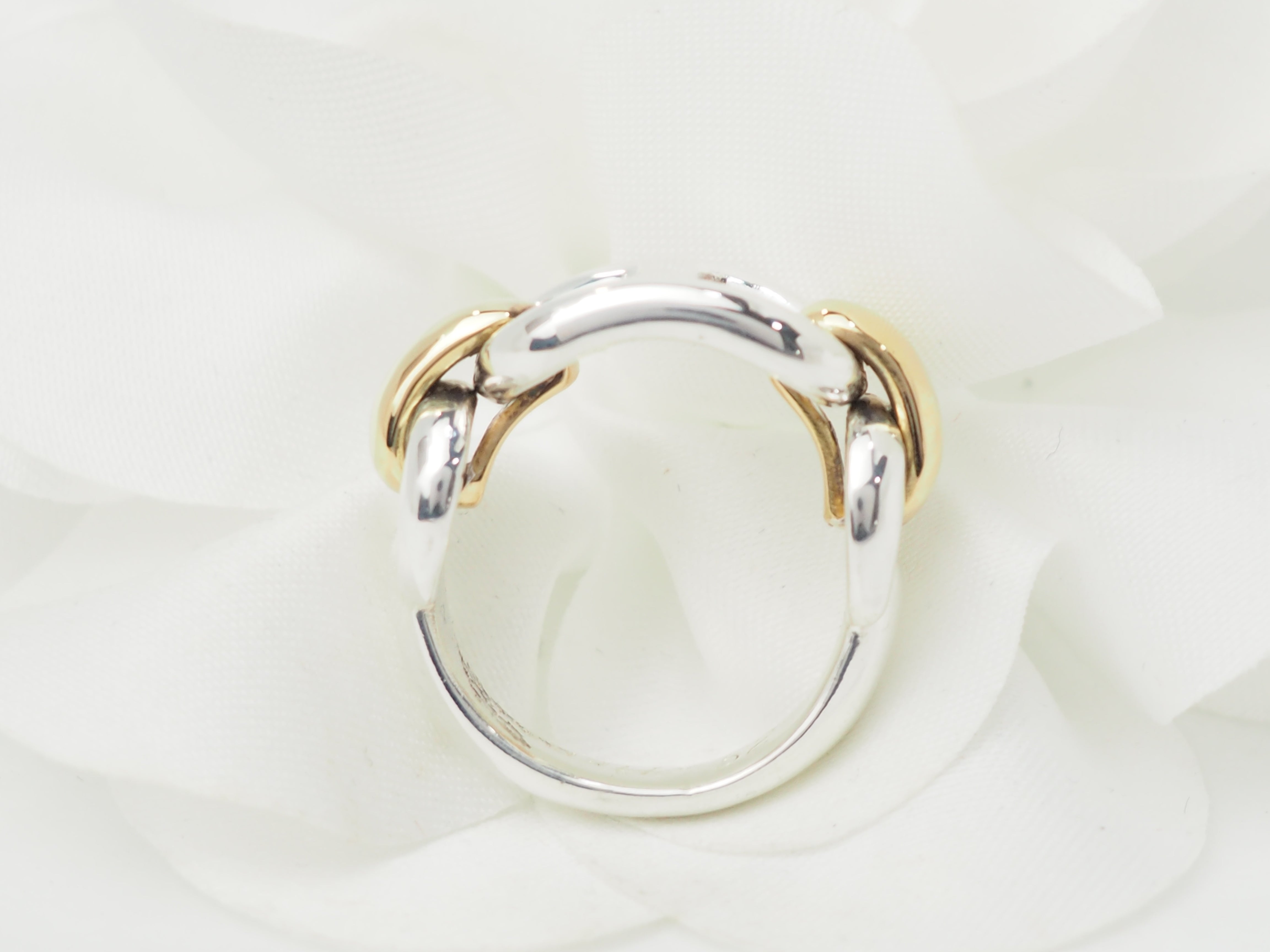 Alliance Boucheron "Quatre Radiant Edition" or blanc.