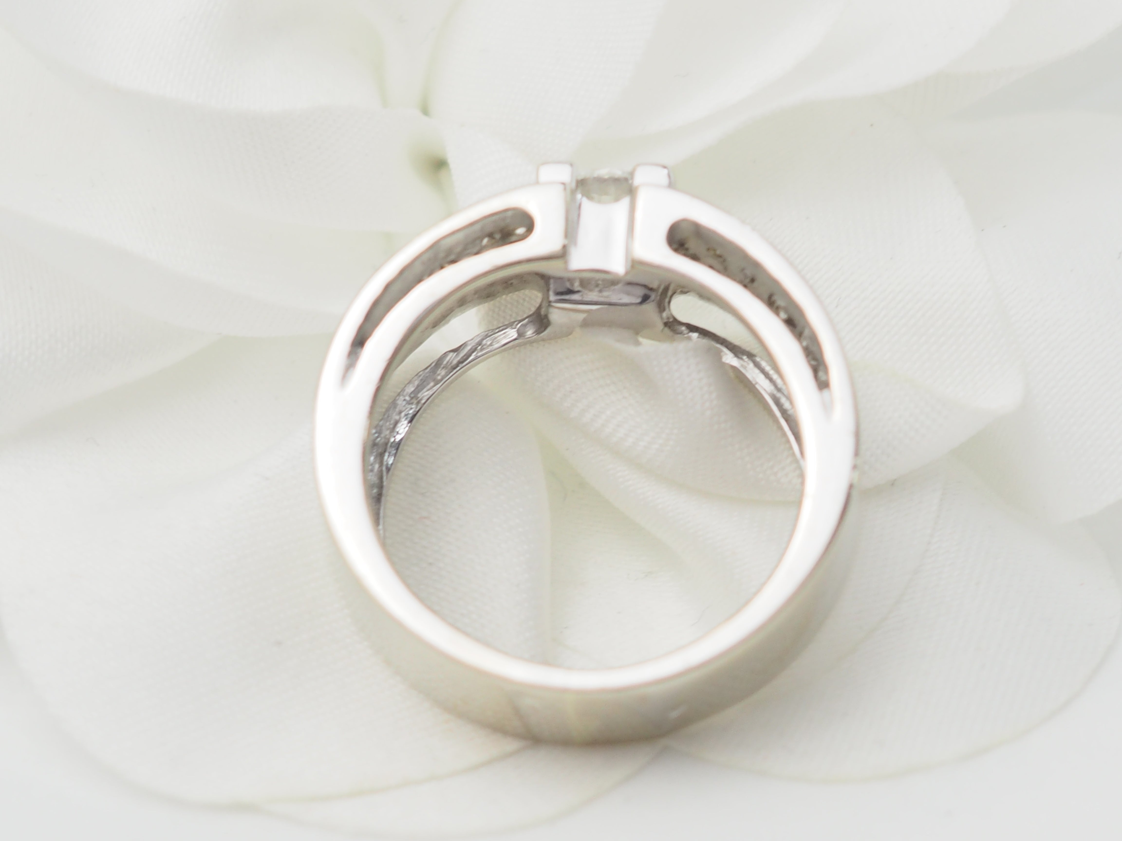 Bague solitaire en or blanc et diamant 0.55ct