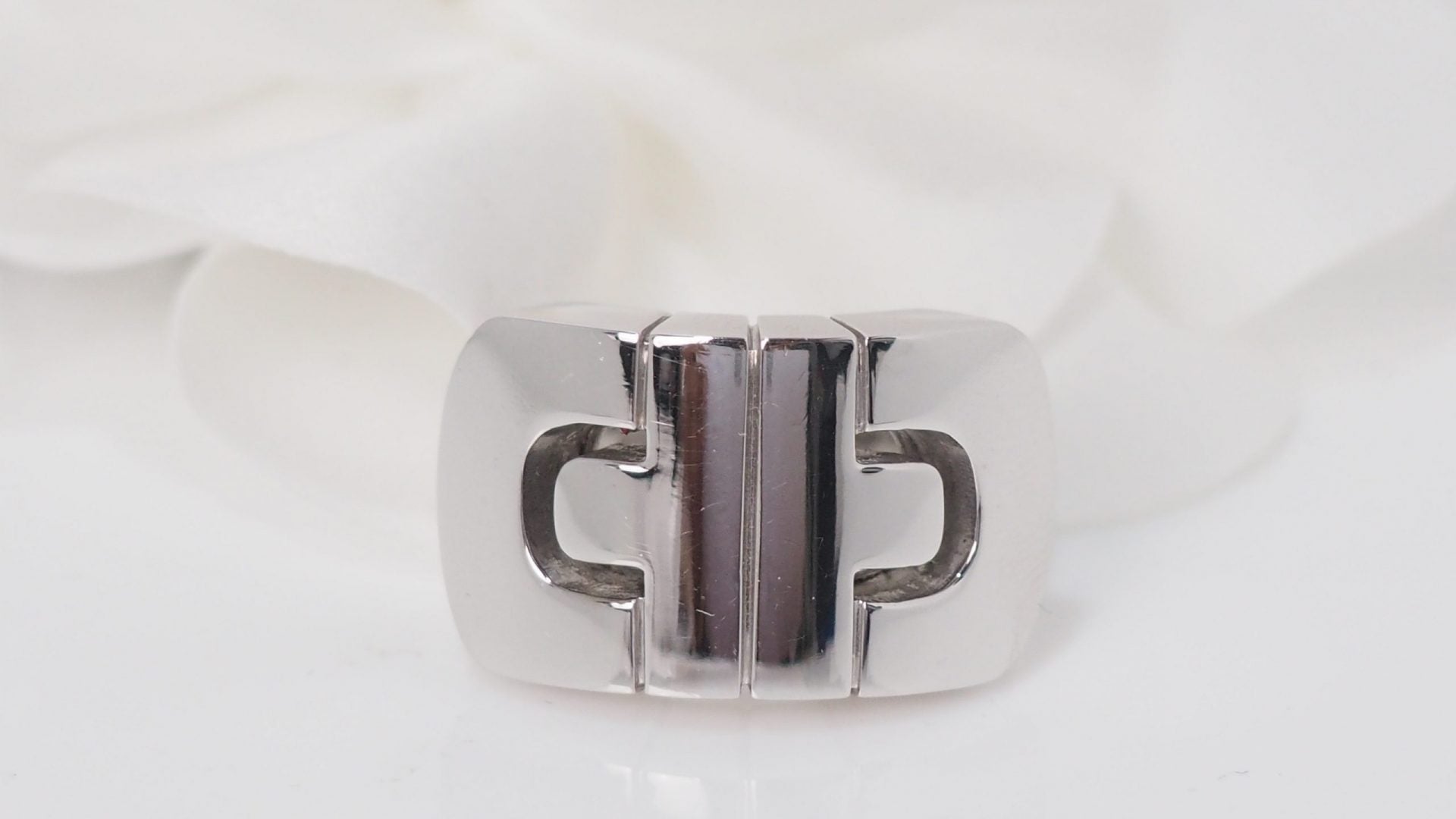 Bulgari, bague Parentesi Or blanc