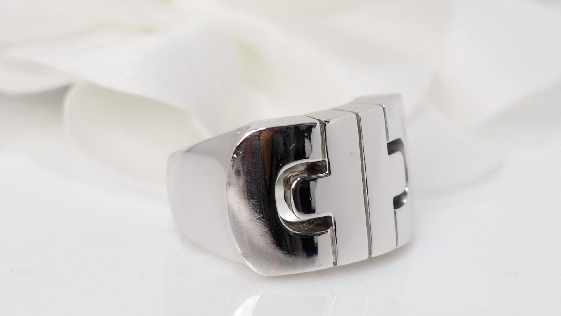 Bulgari, Parentesi ring White gold