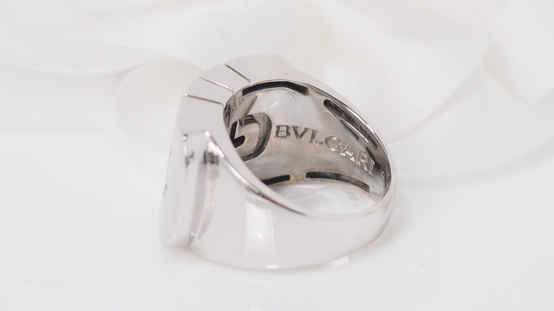 Bulgari, Parentesi ring White gold