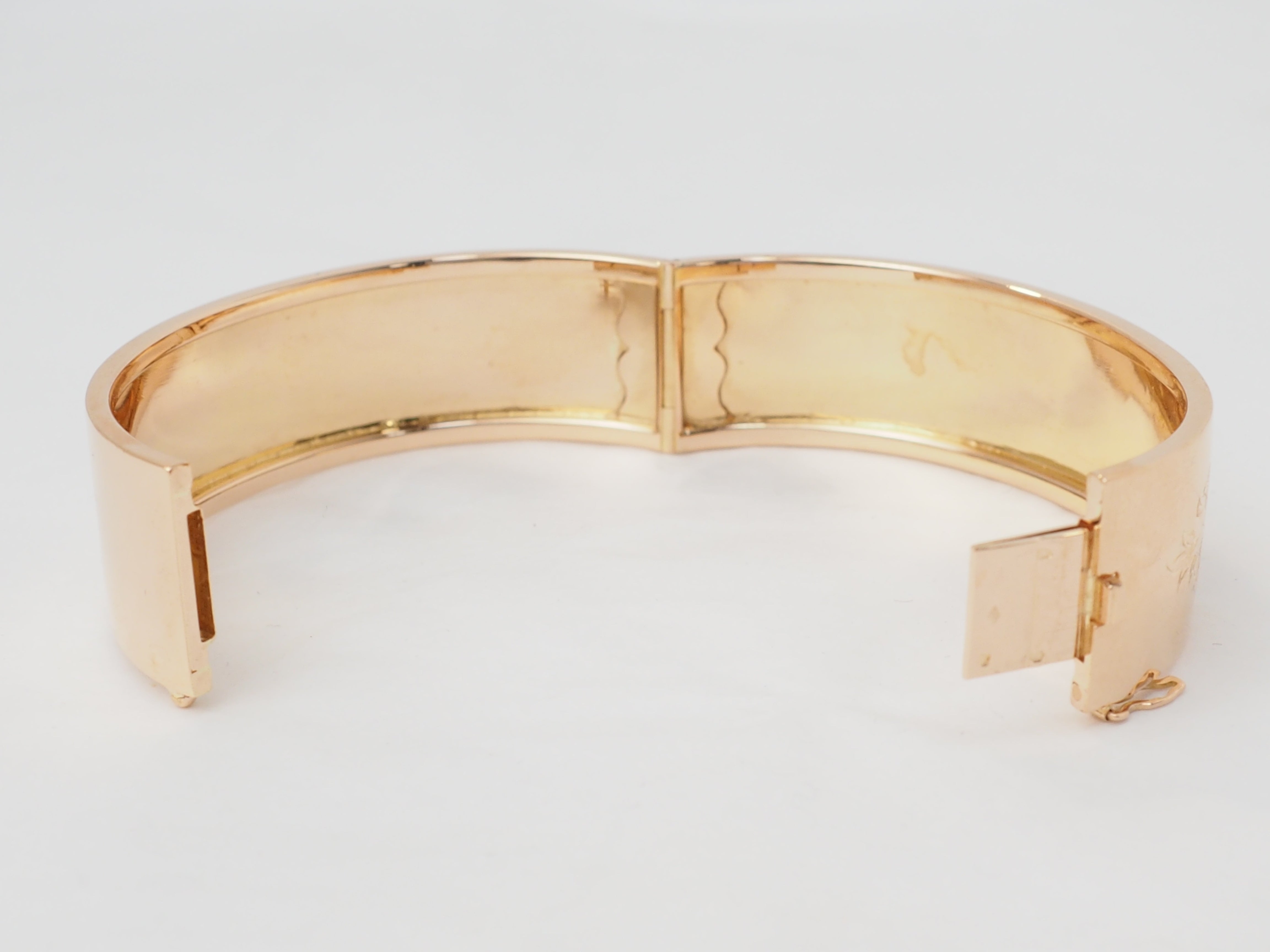 Bracelet ancien à décor floral en or rose