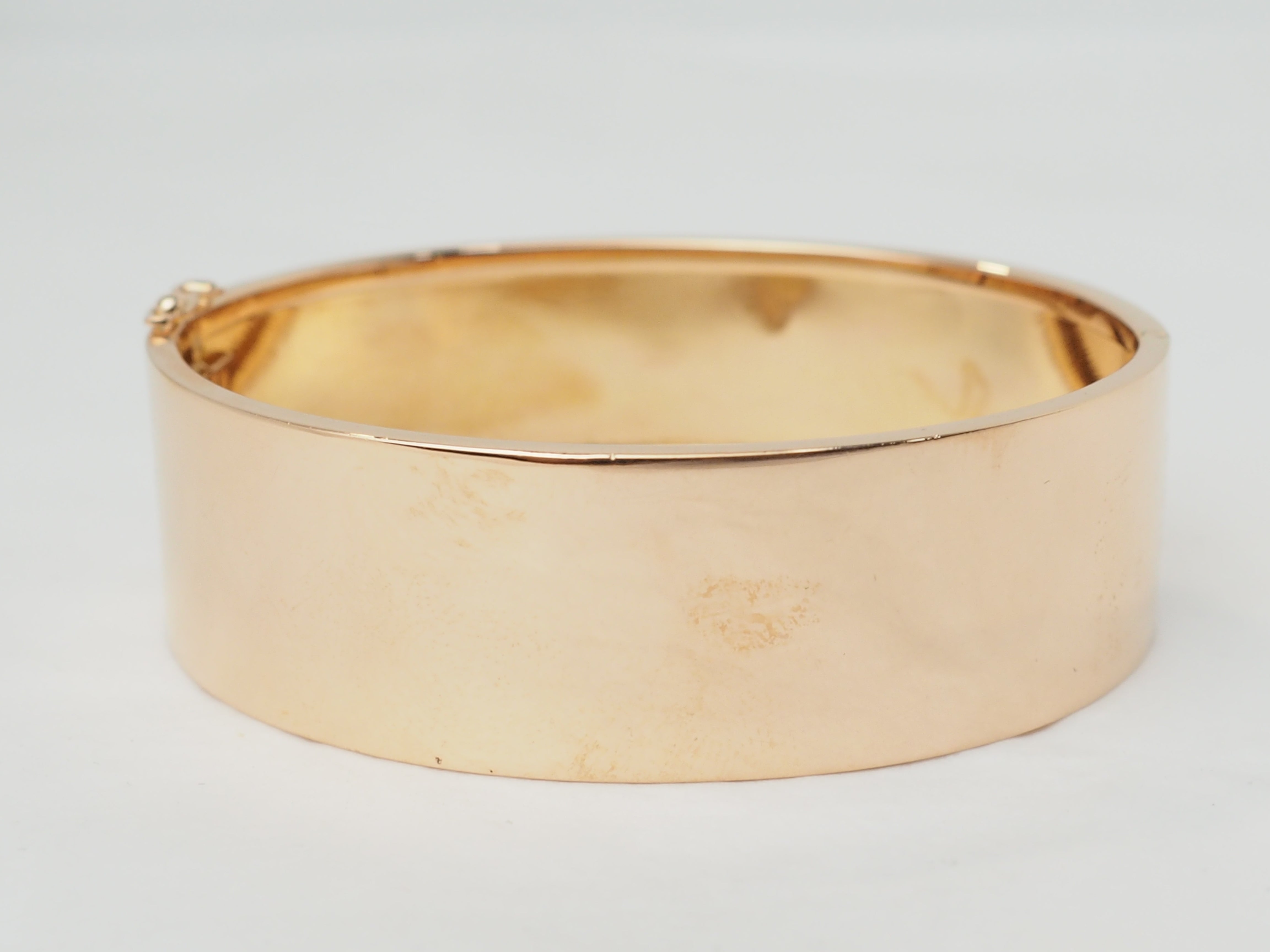 Bracelet ancien à décor floral en or rose