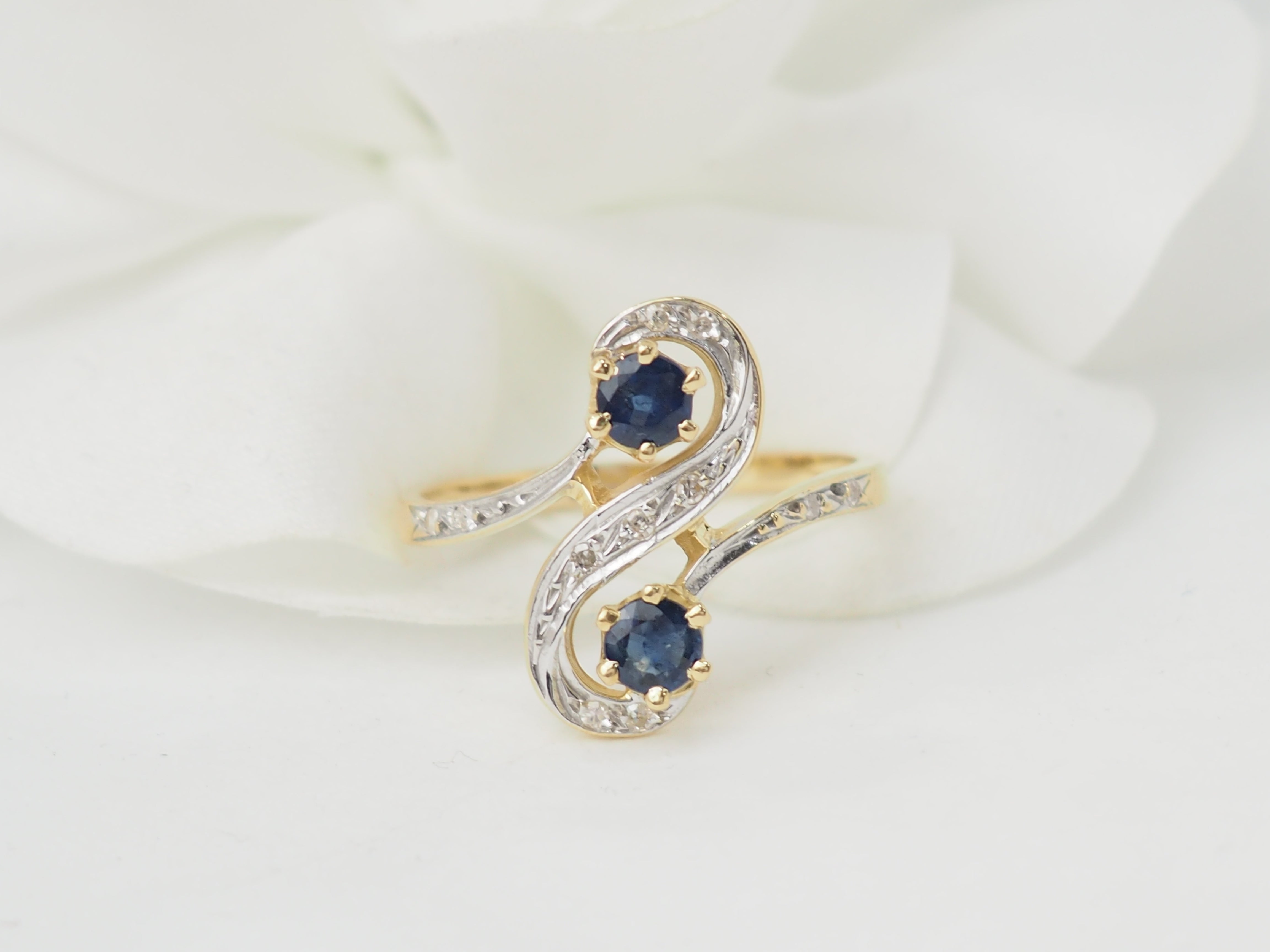 Bague Toi et Moi en or bicolore, saphirs et diamants