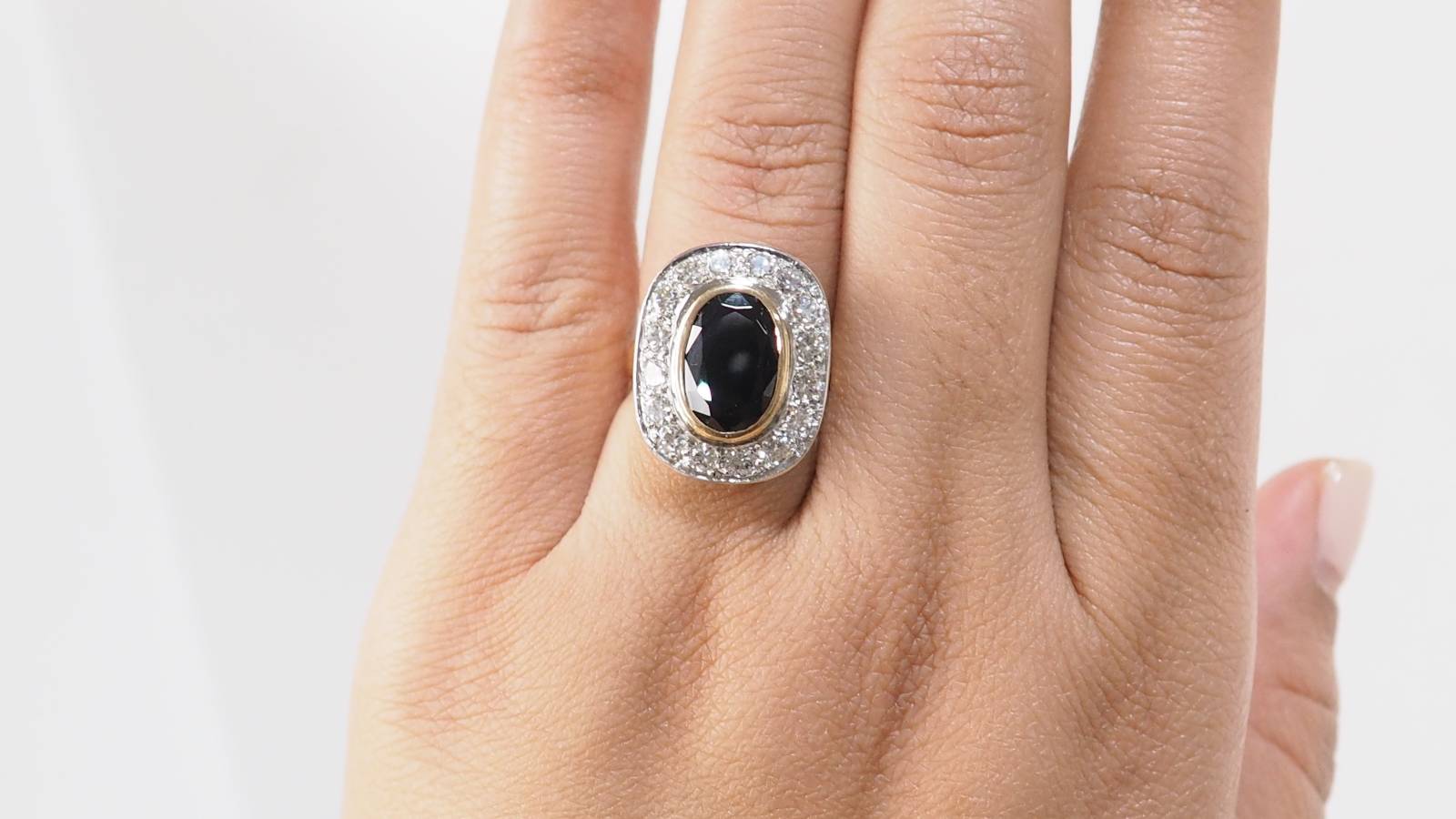 Bague pompadour en or bicolore, saphir et diamants