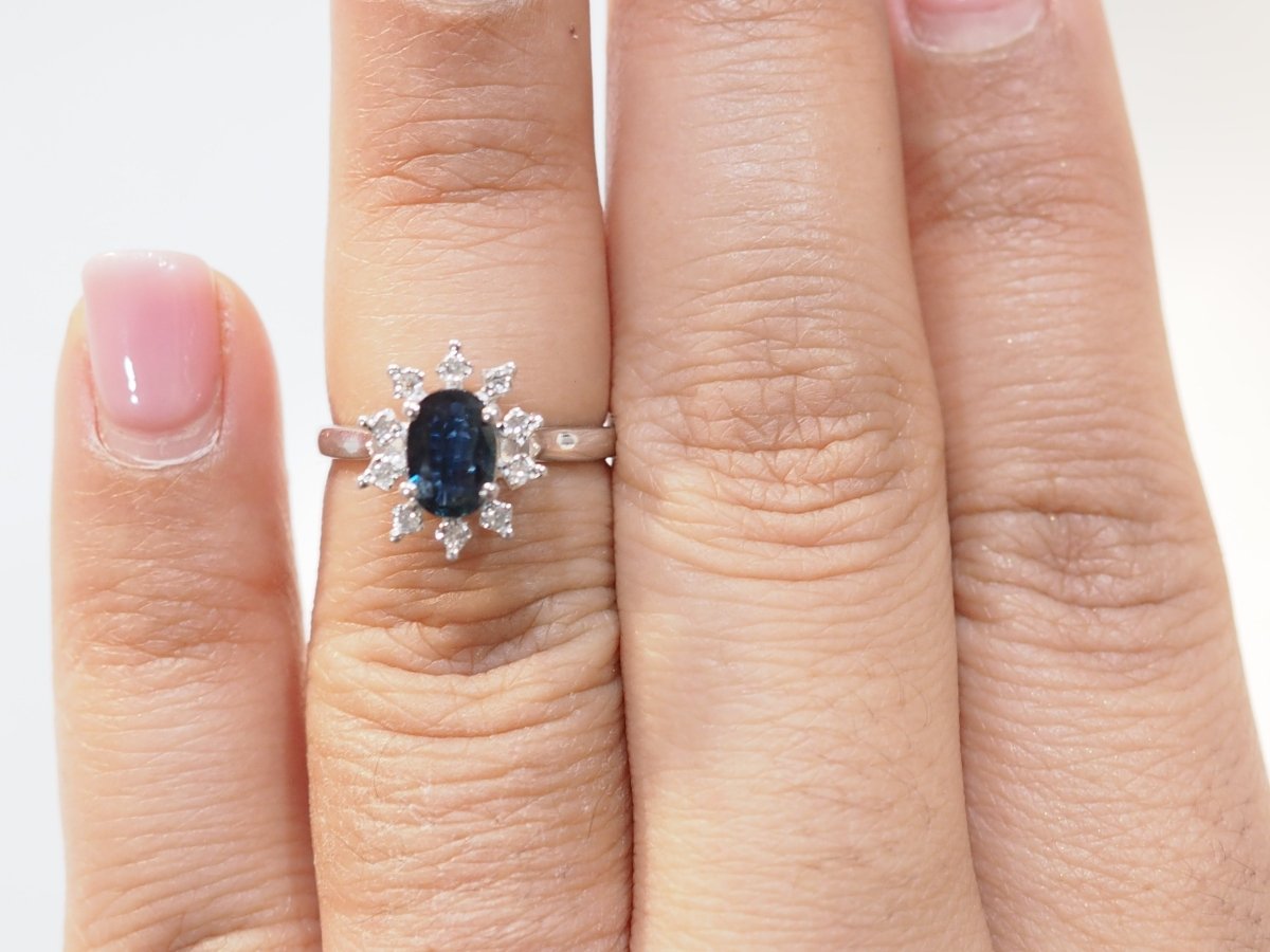 Bague marguerite en or blanc et saphir - Maison Eloe