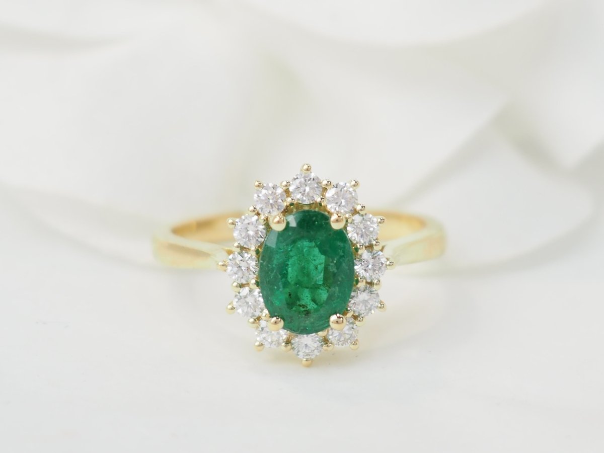 Bague marguerite en or jaune, émeraude et diamants - Maison Eloe